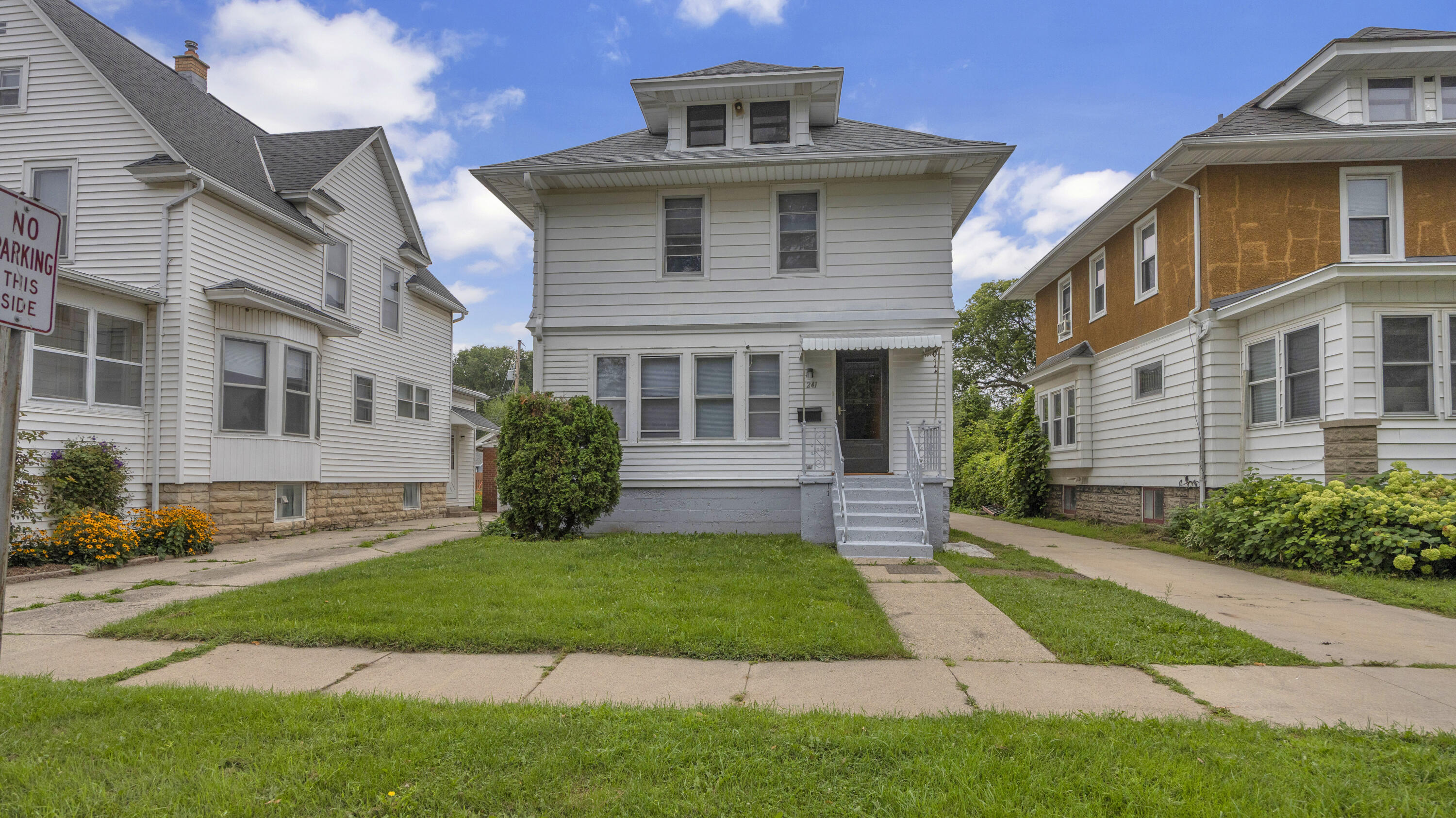 241 Amory St Property Photo 1