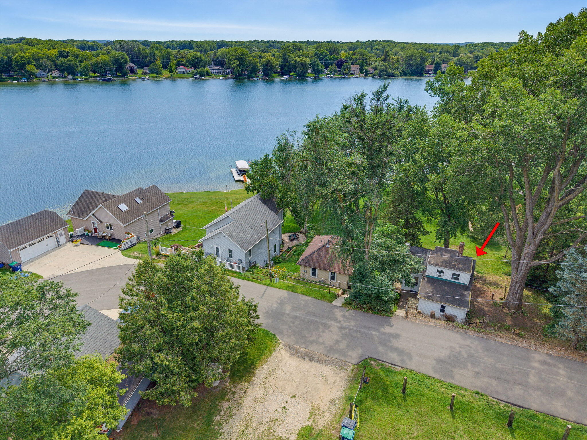 2485 N Wallace Lake Dr Property Photo 1