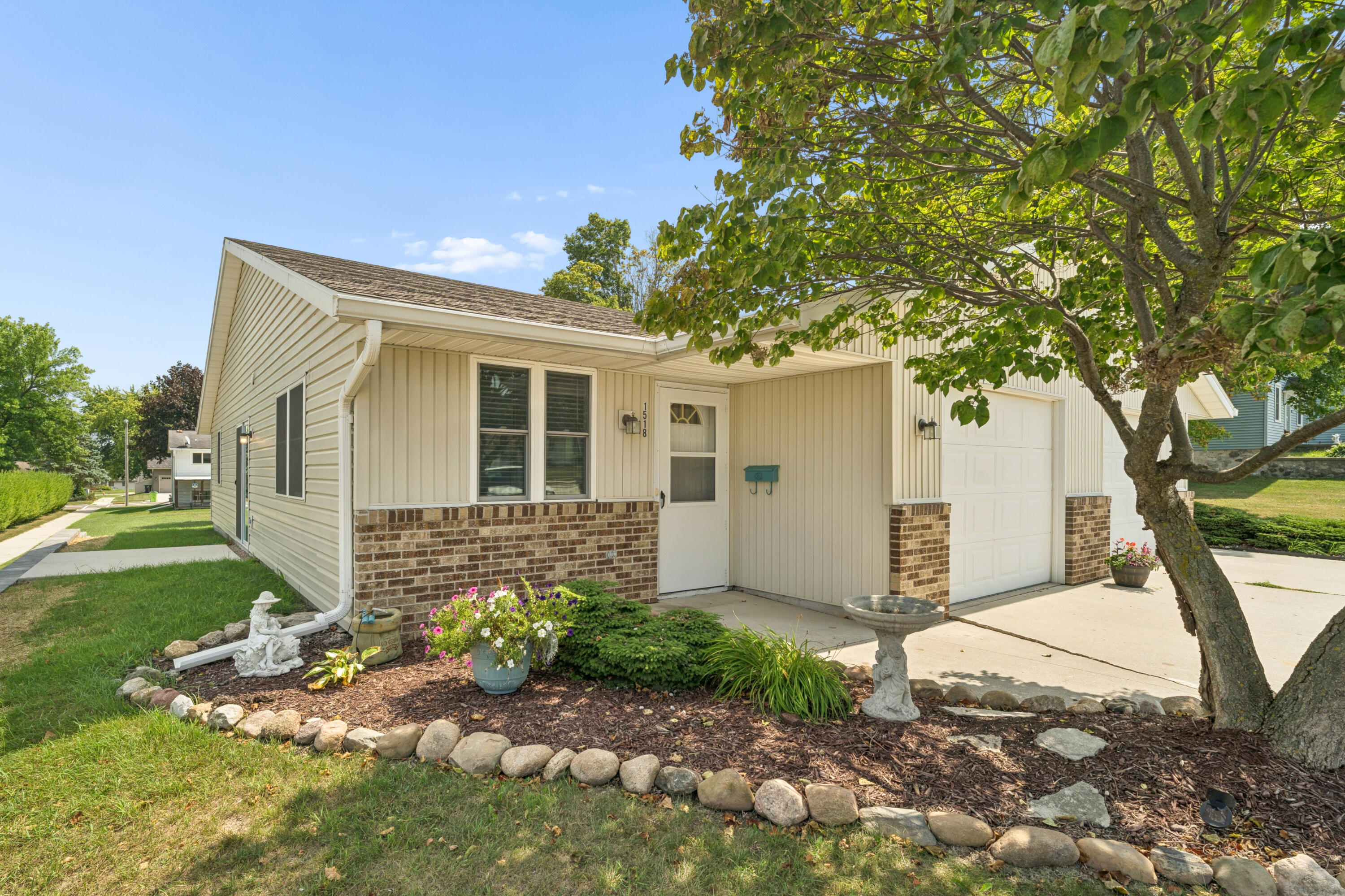 1518 Mason St Property Photo 1