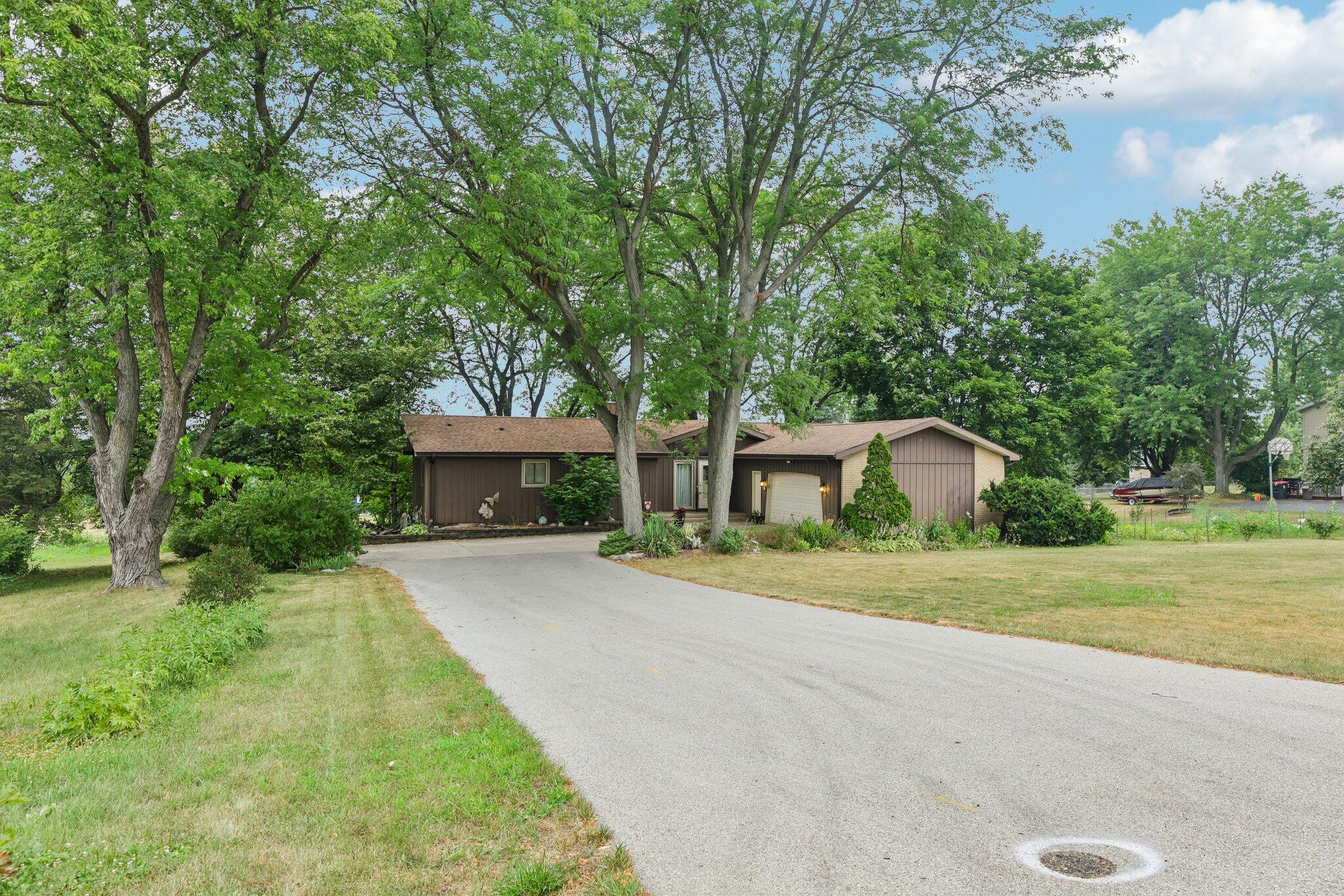 N1615 Poeppel Rd Property Photo 1