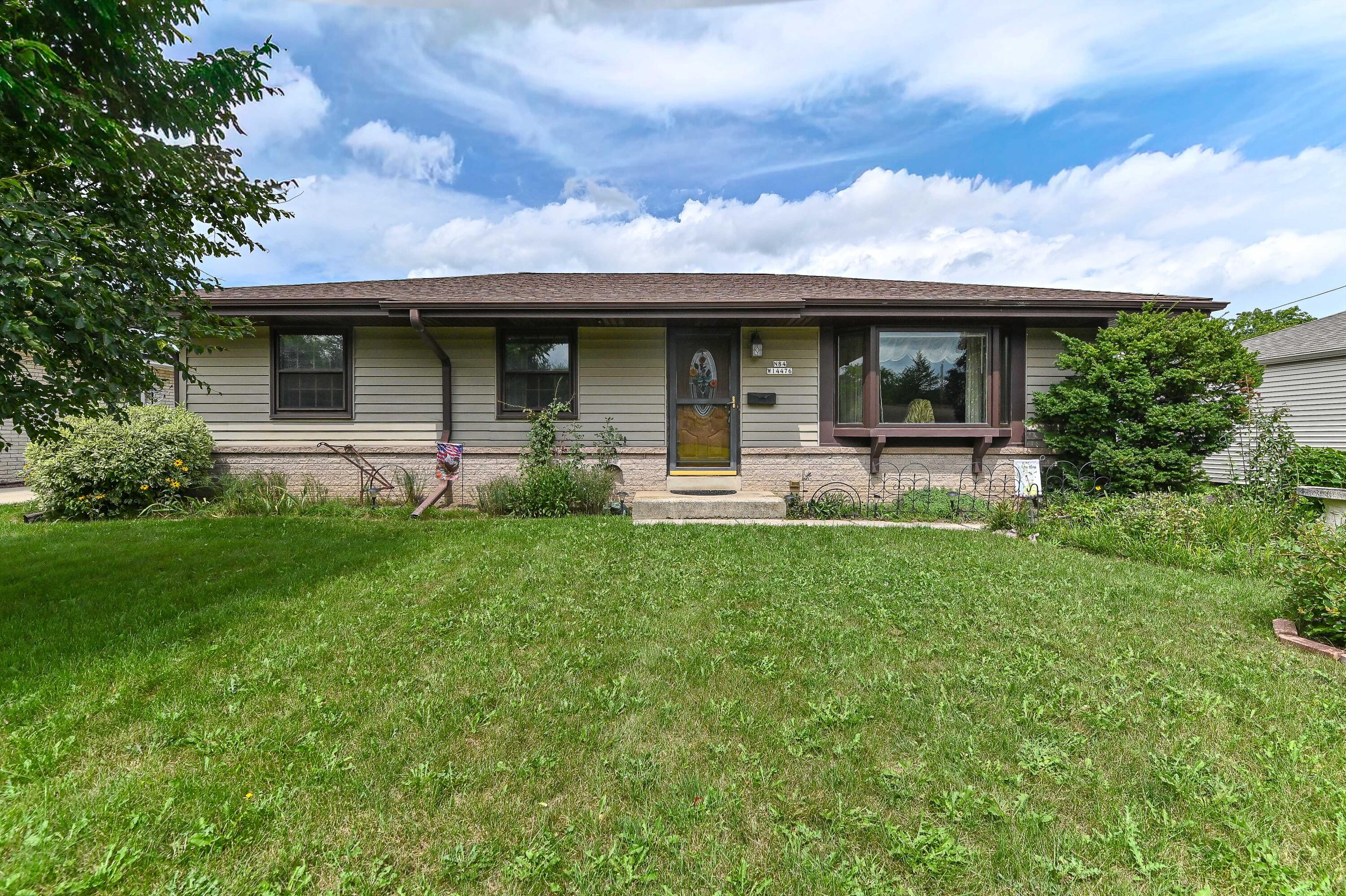 N84w14476 Menomonee Ave Property Photo 1