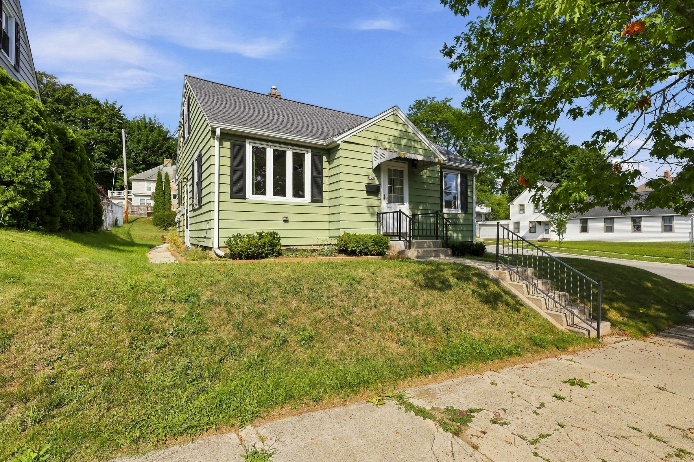1704 S 9th St Property Photo 1