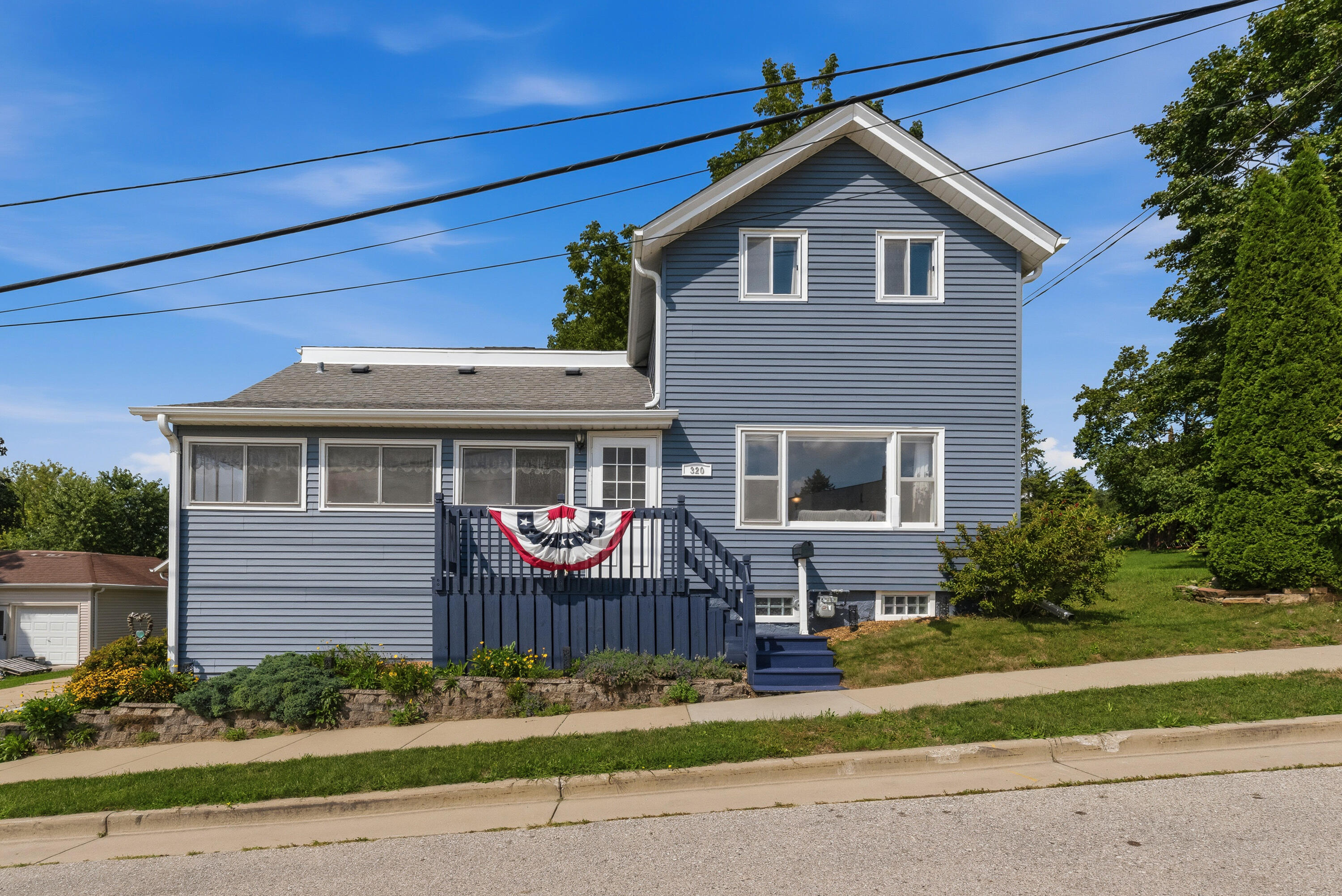 320 High St