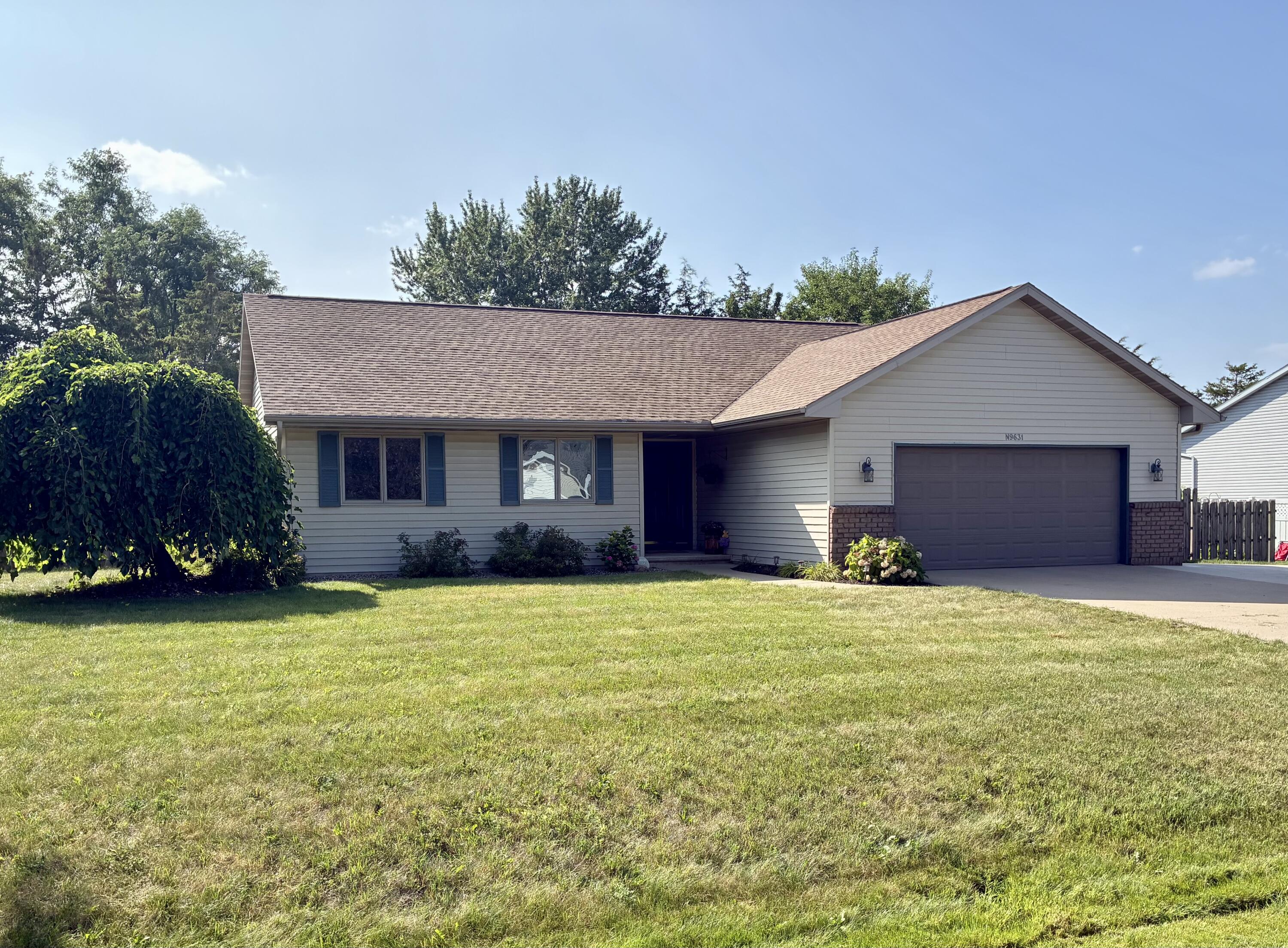 N9631 Emerald Ln Property Photo 1
