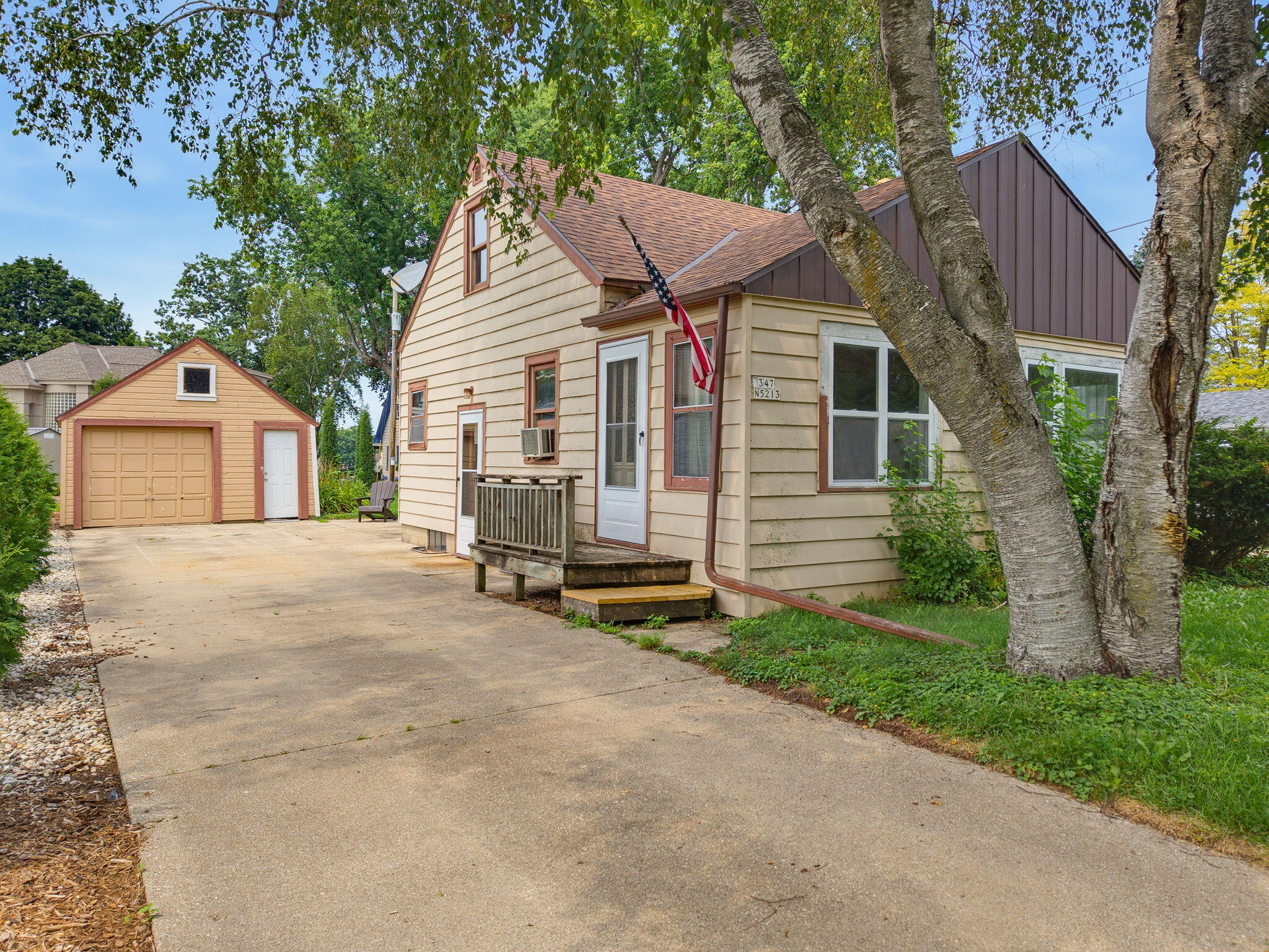 W347N5213 Elm Ave