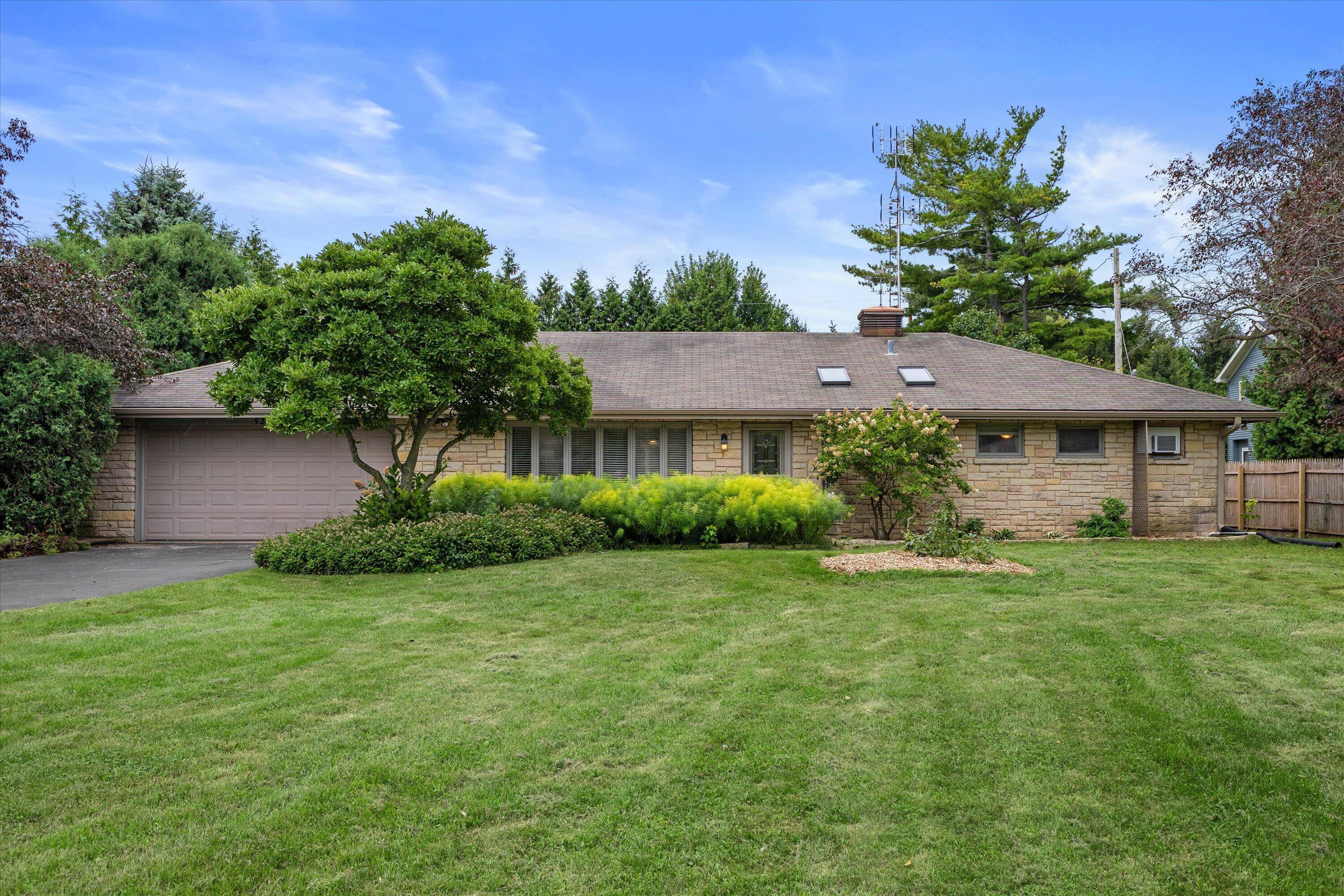 5213 79 St Property Photo 1