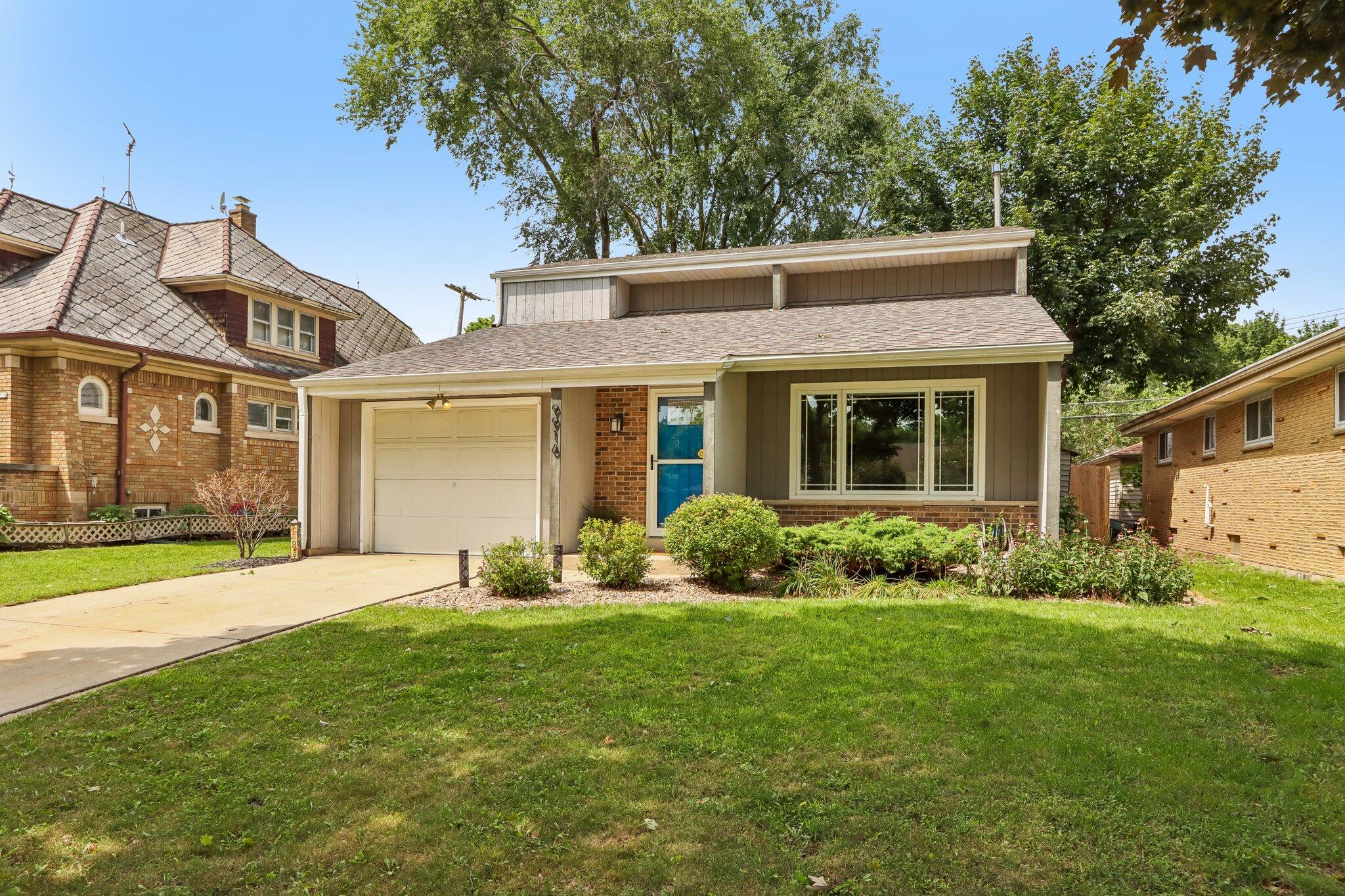9916 W Grantosa Dr