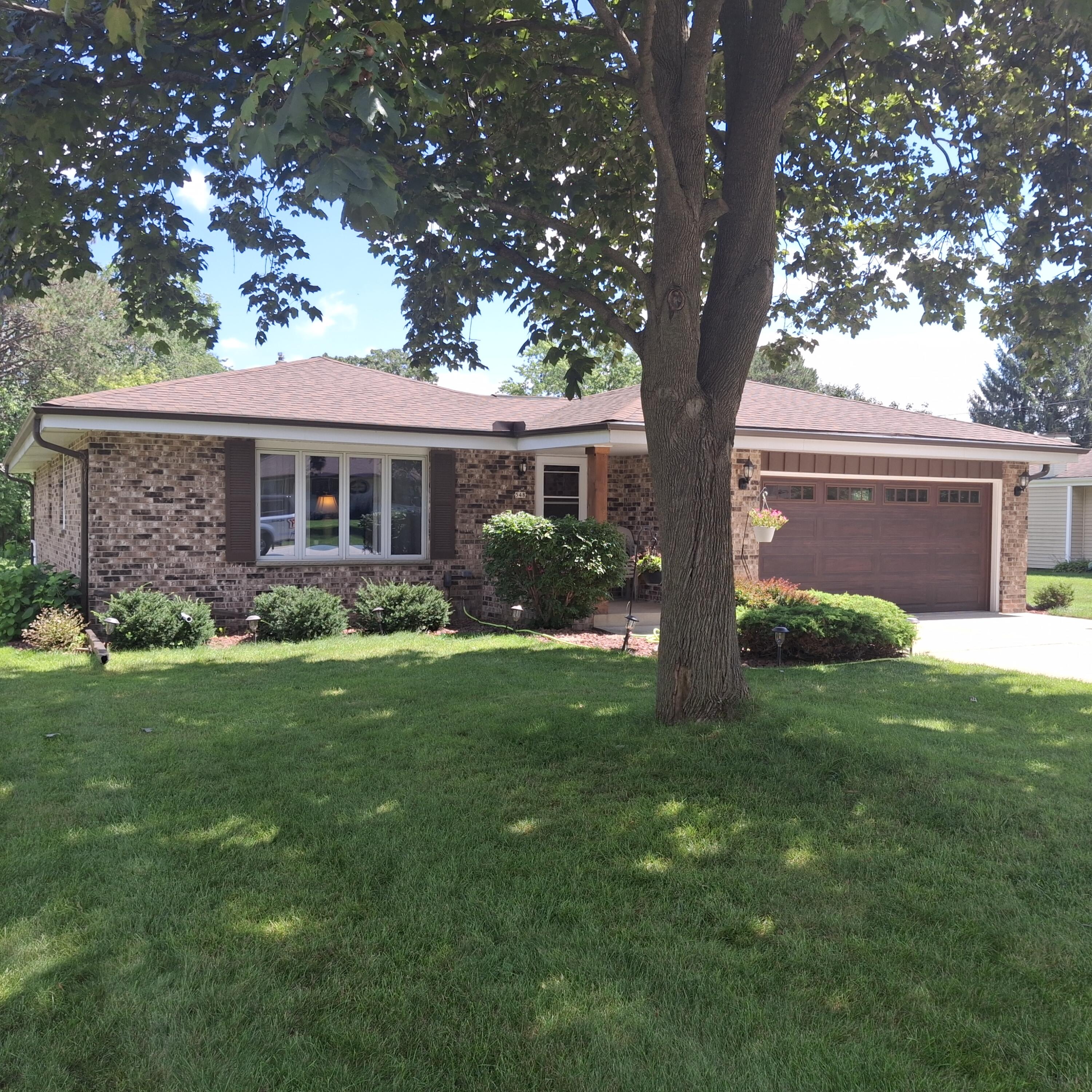 548 Oakwood Dr Property Photo 1