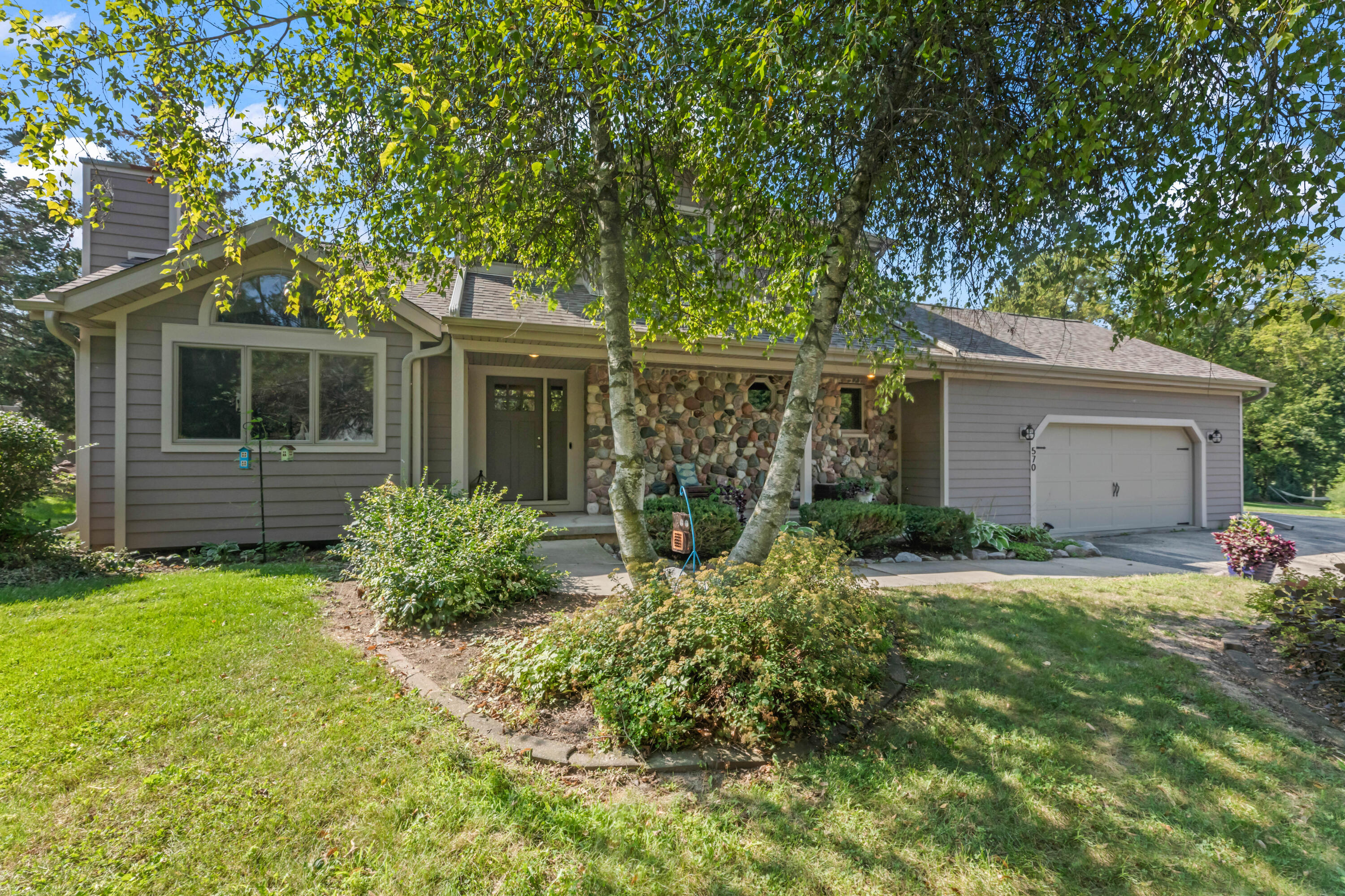 570 Connor Ct Property Photo 1