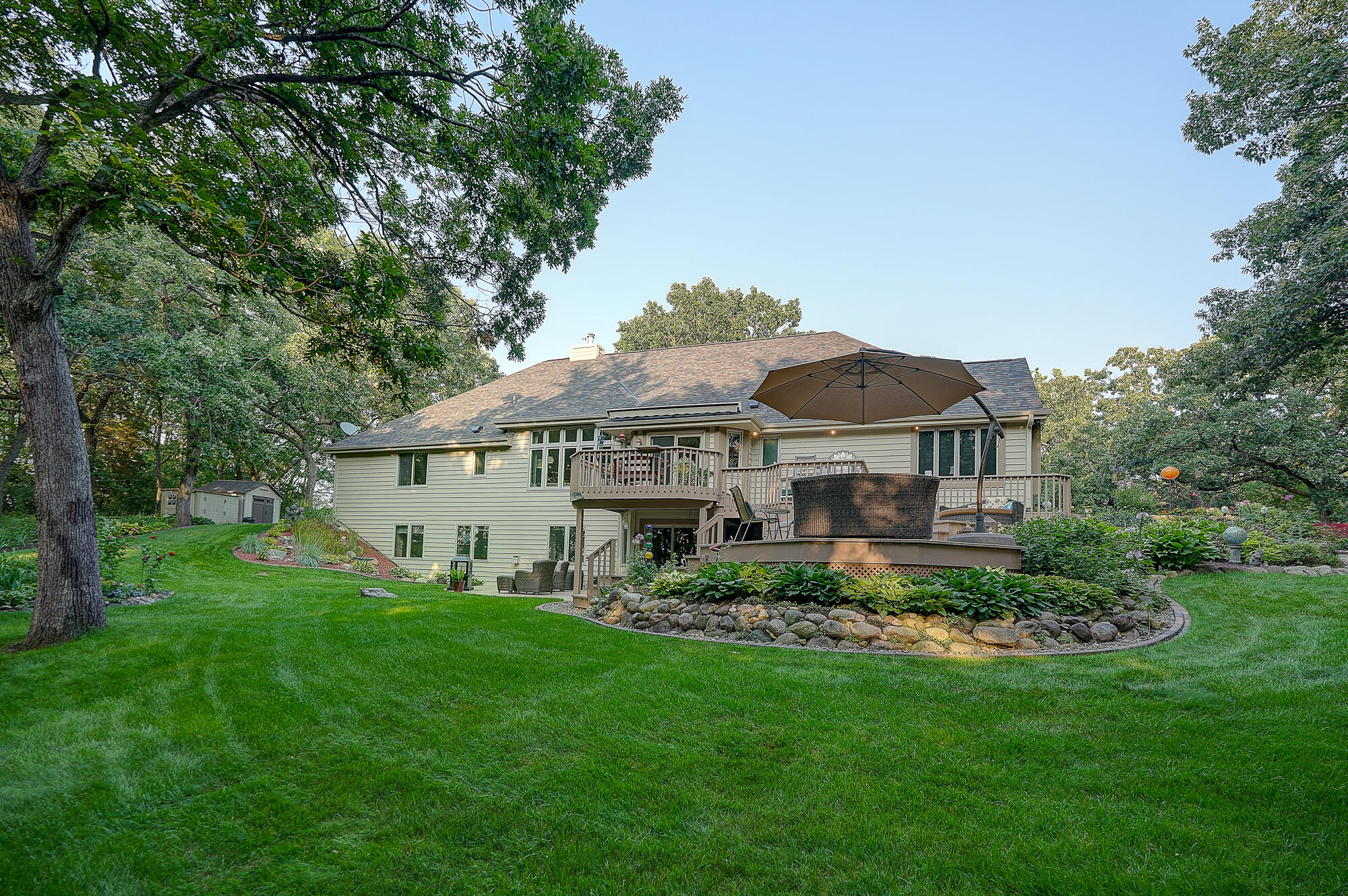 493 Lillian Ct