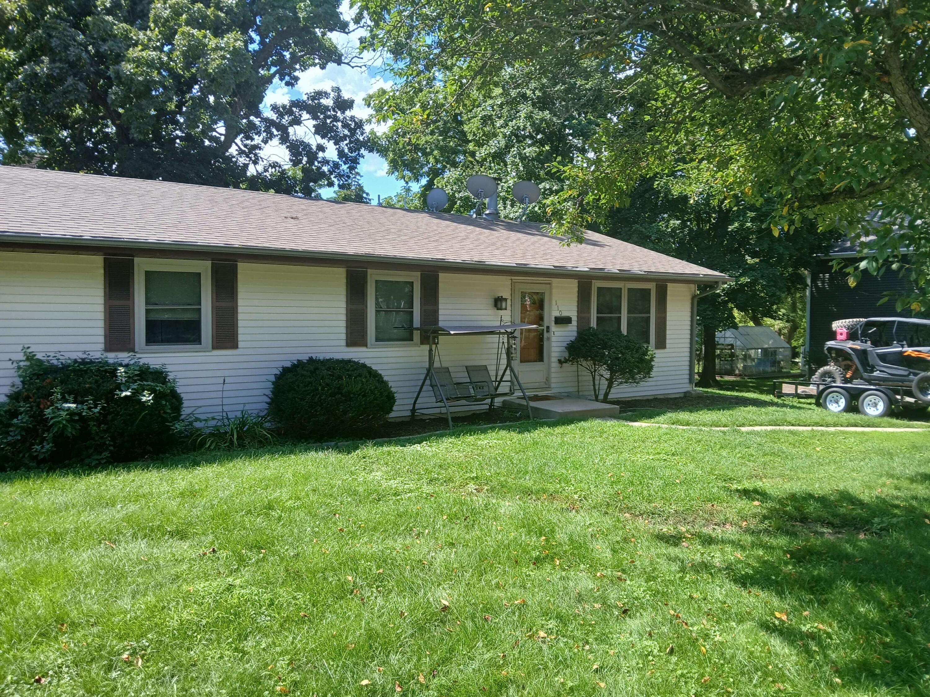 110 Cass St Property Photo 1