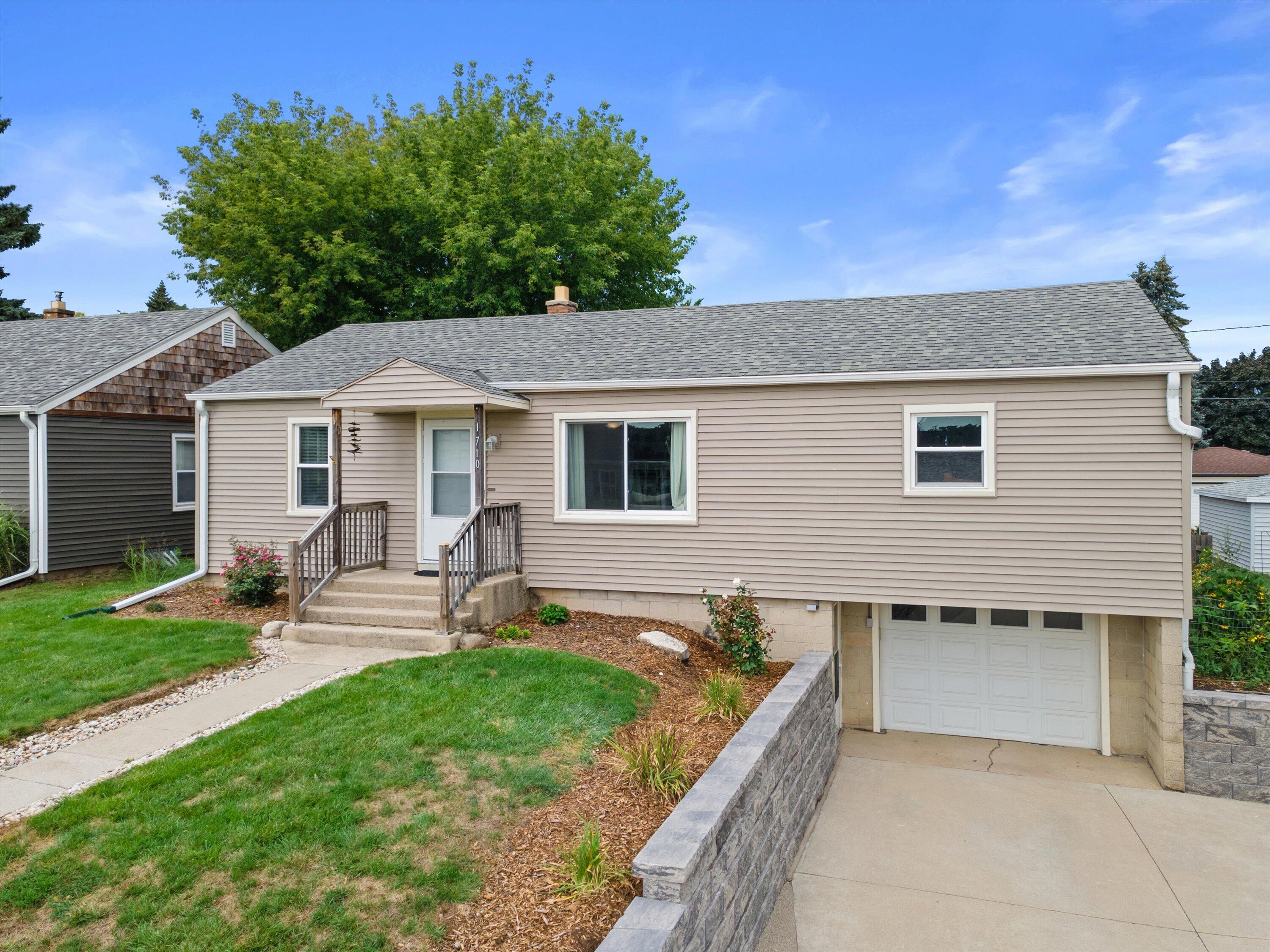 1710 Michigan Ave Property Photo 1