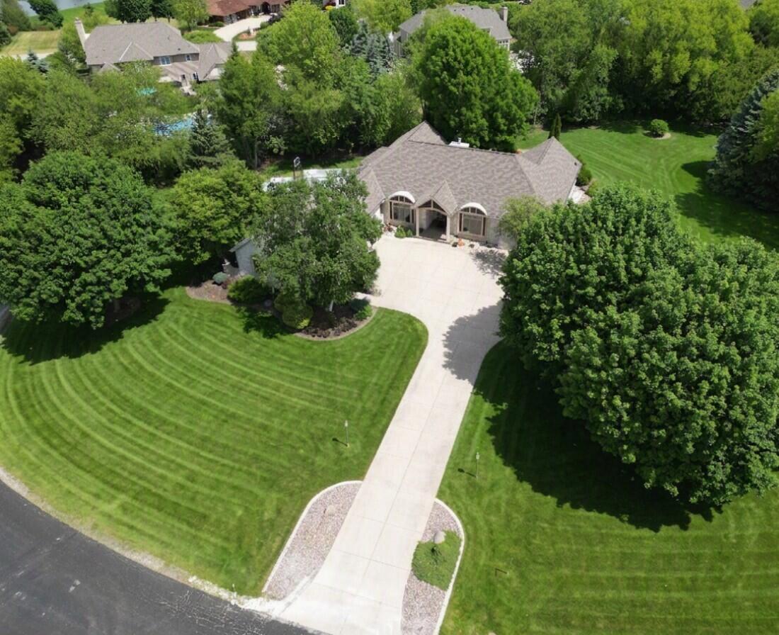 N49w28674 Chardon Dr Property Photo 1