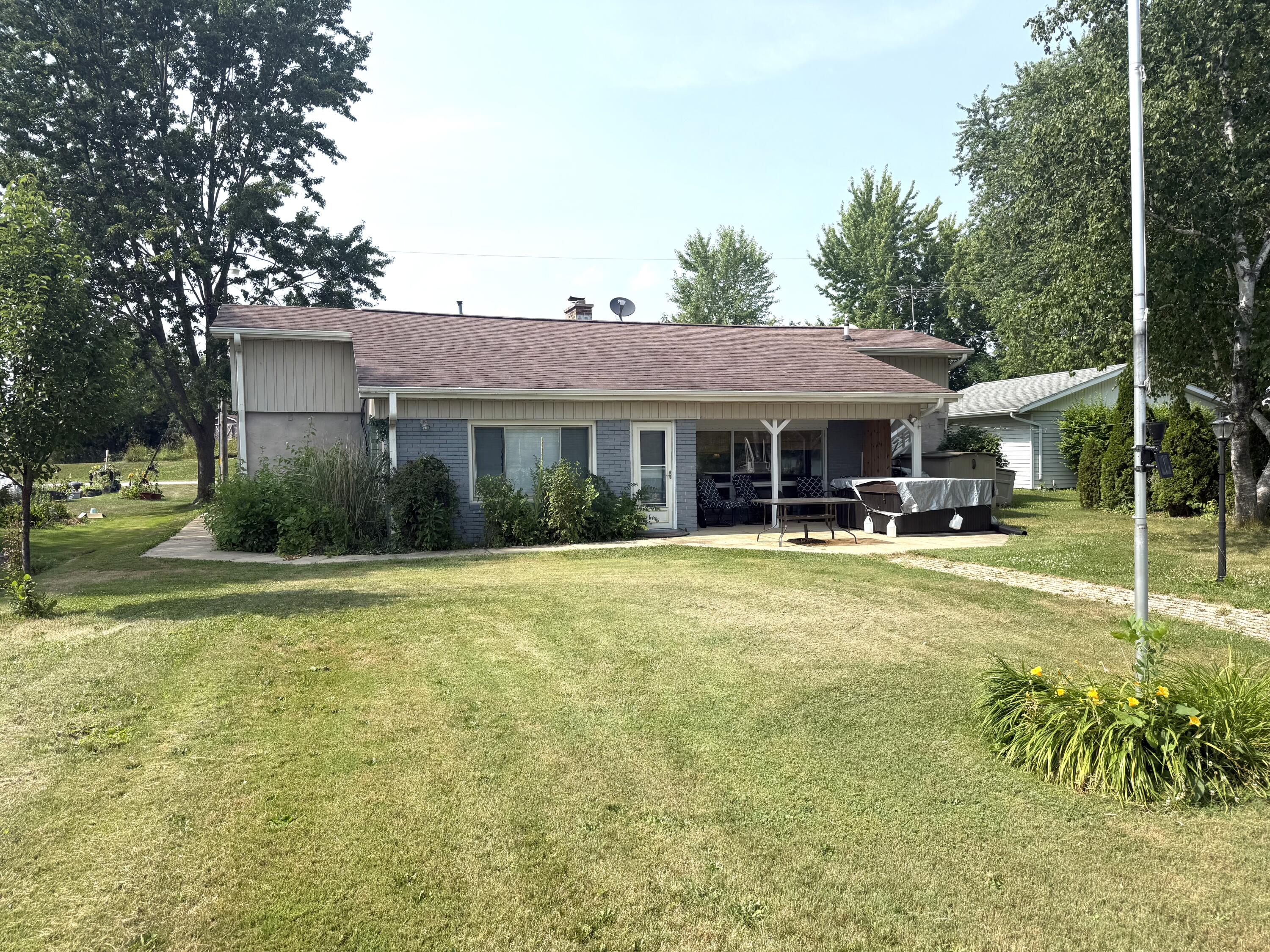 1977450 Property Photo 1