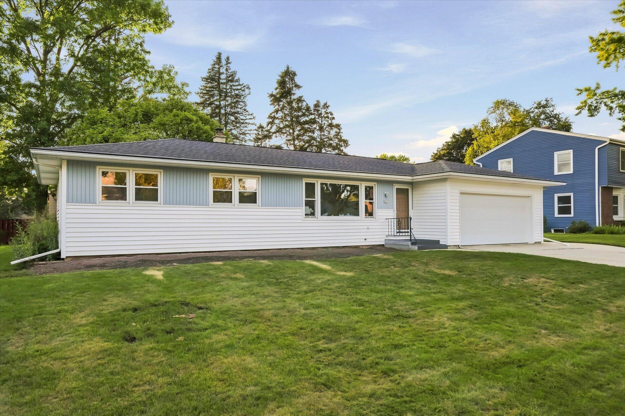 923 W Whitefish Rd Property Photo 1