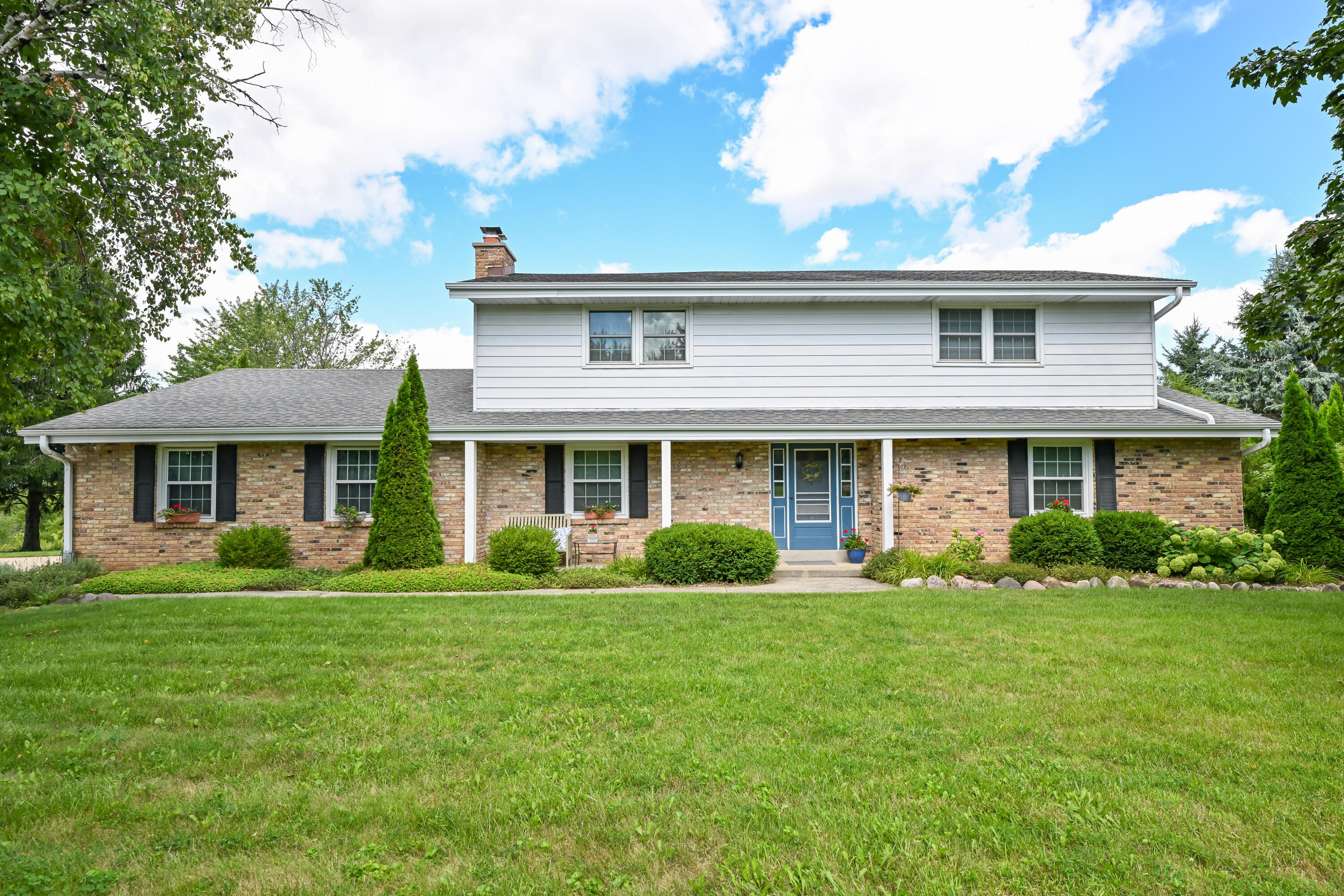 S40w22816 Sommers Hills Dr Property Photo 1