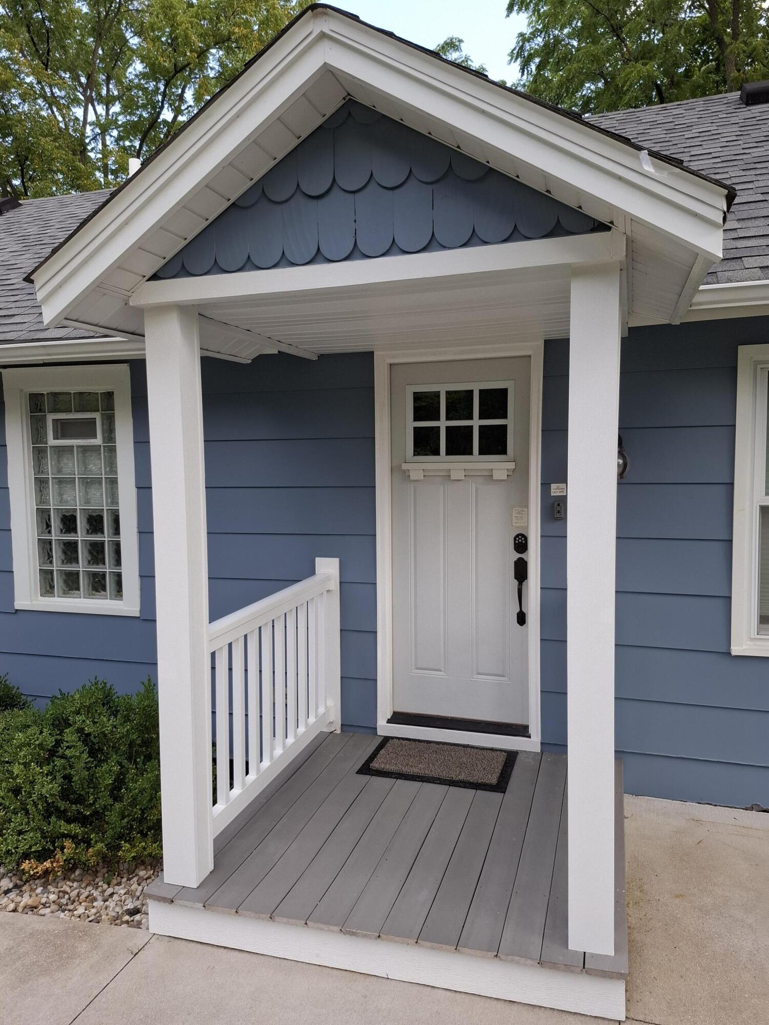 1308 E Lake Shore Dr