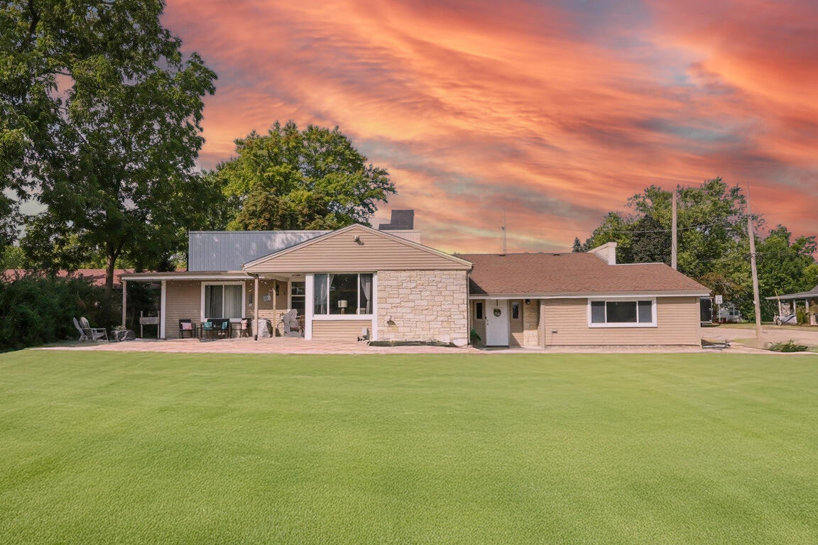 1977565 Property Photo 1