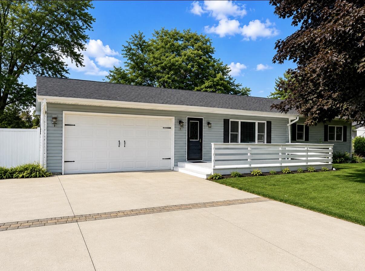 1170 Cypress Pt
