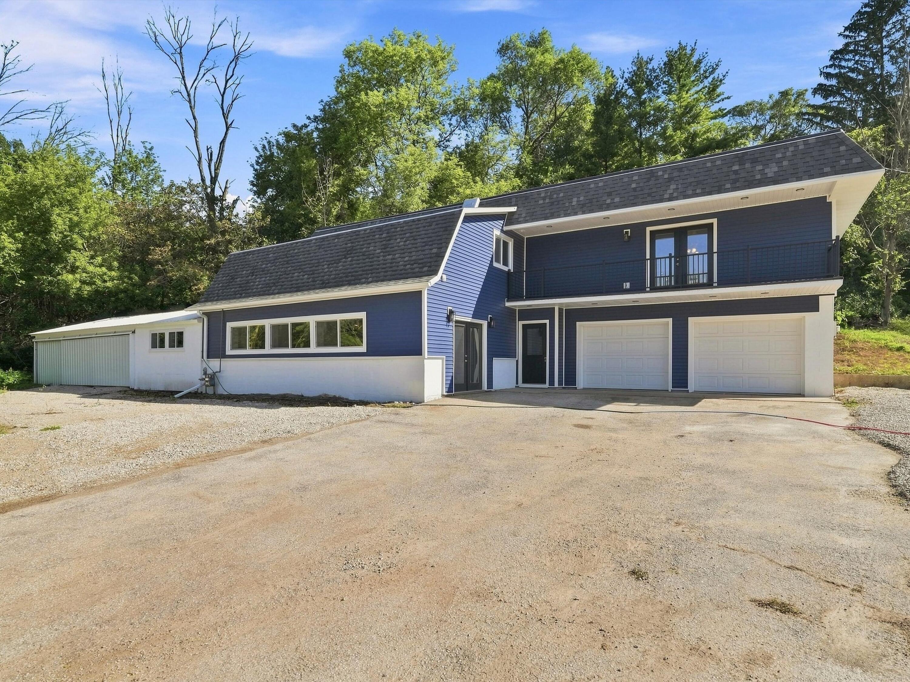 W2940 County Road C - Property Photo 1