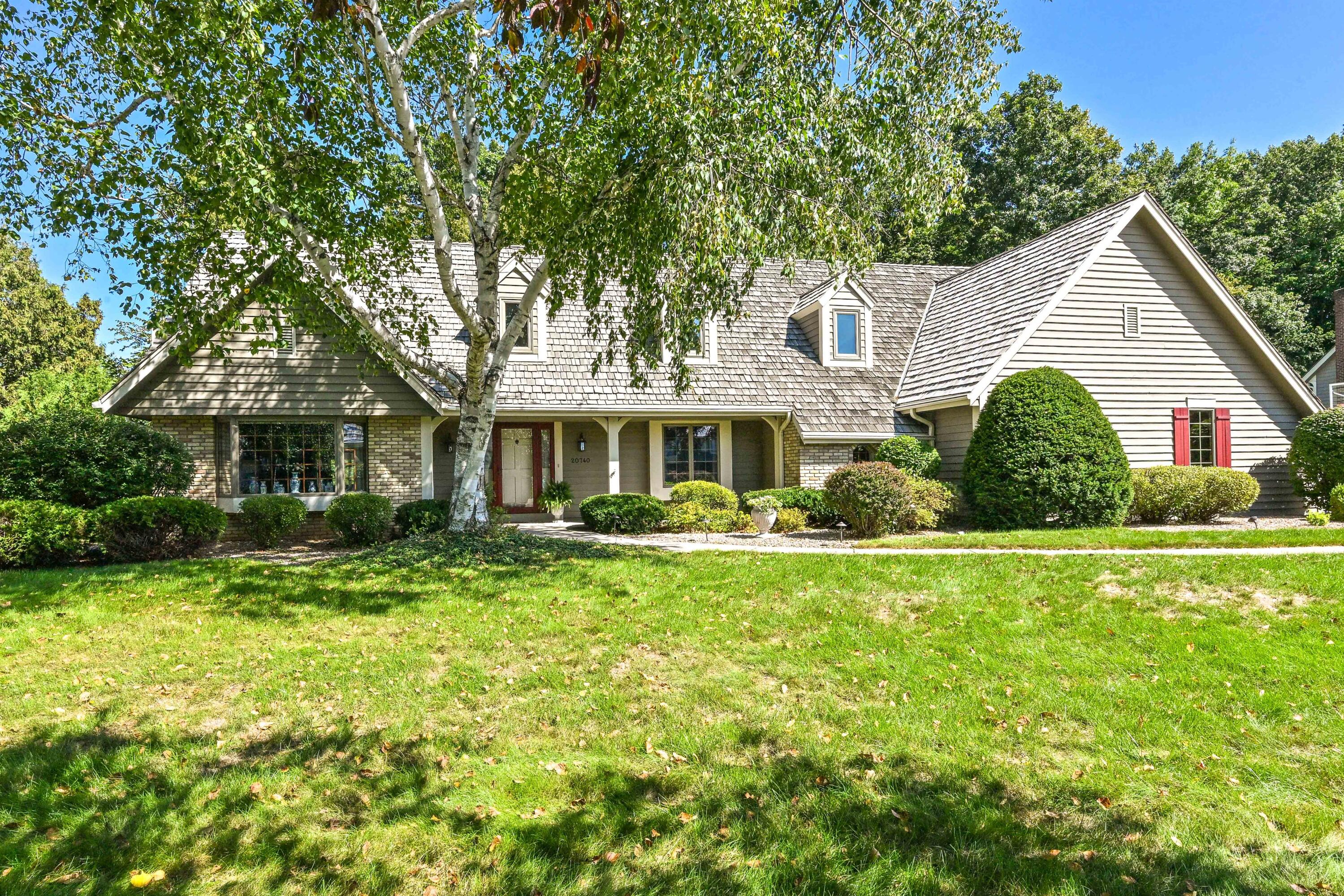 20740 Bartlett Ct Property Photo 1