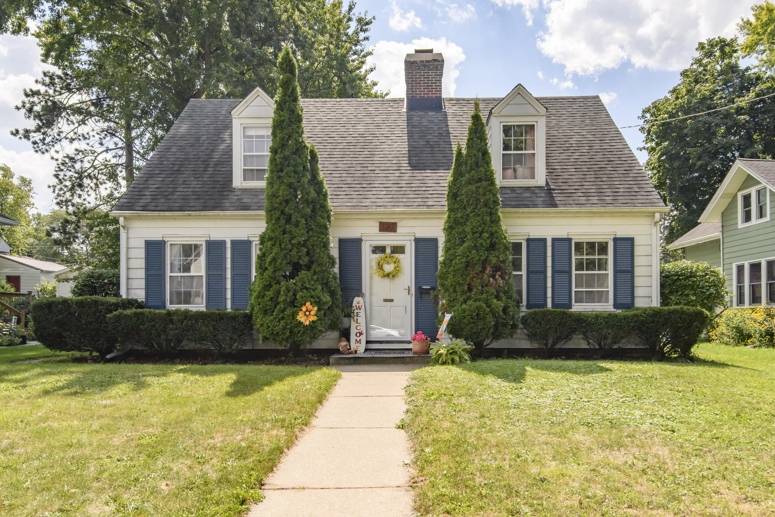 129 W Laflin Ave