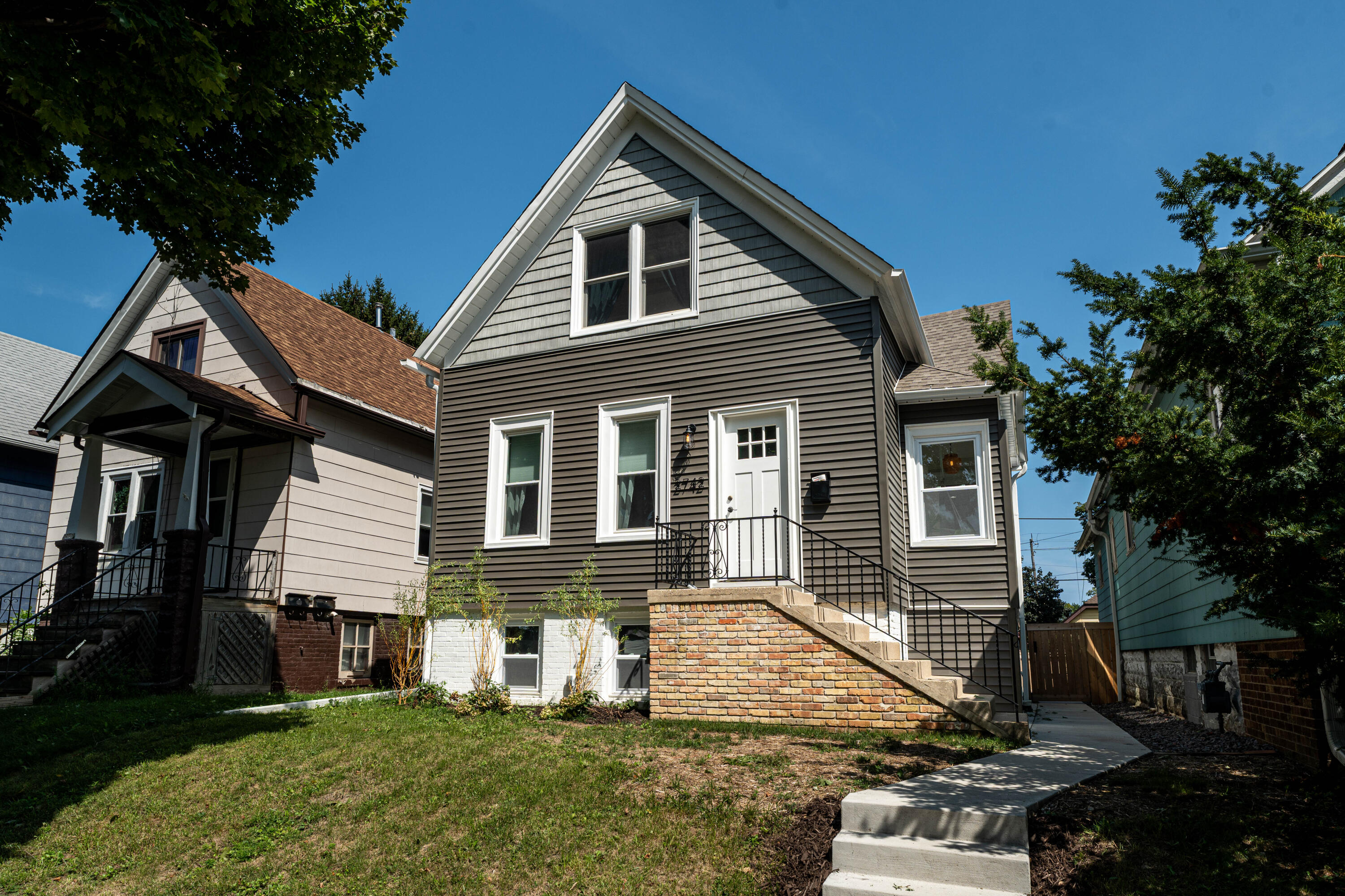 2742 S Greeley St Property Photo 1