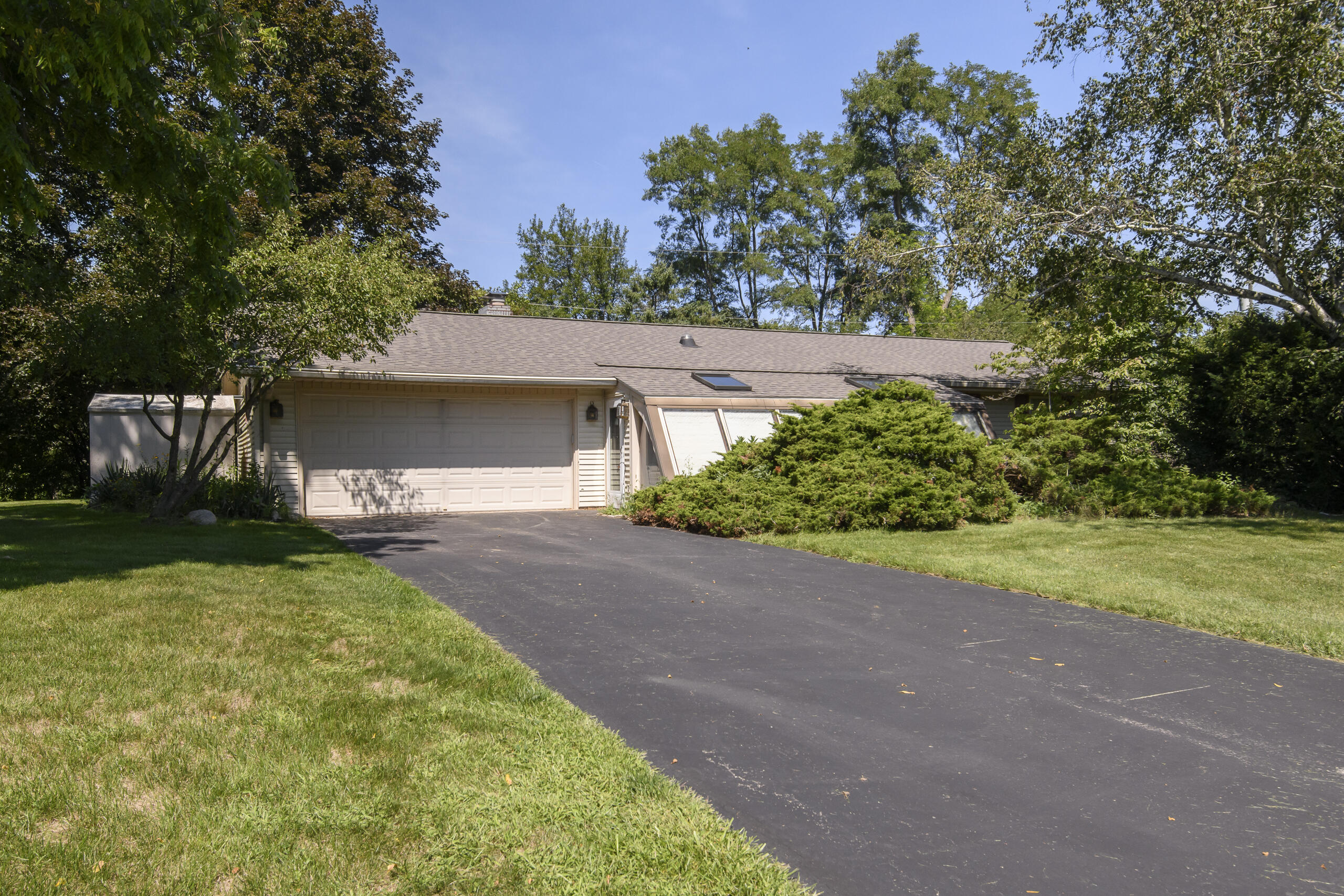 S87w27350 Ridgeway Ct Property Photo 1