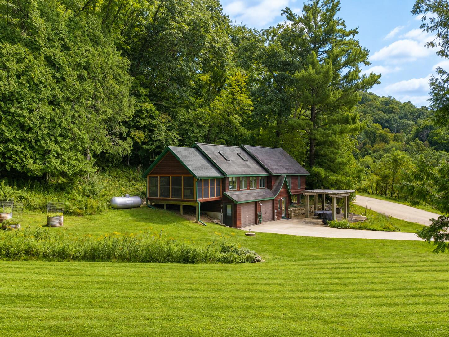 E10550 S Elk Run Rd