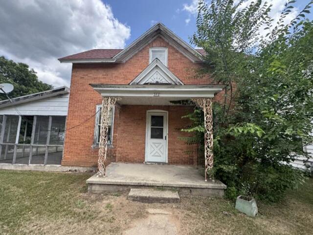 312 N Elm St