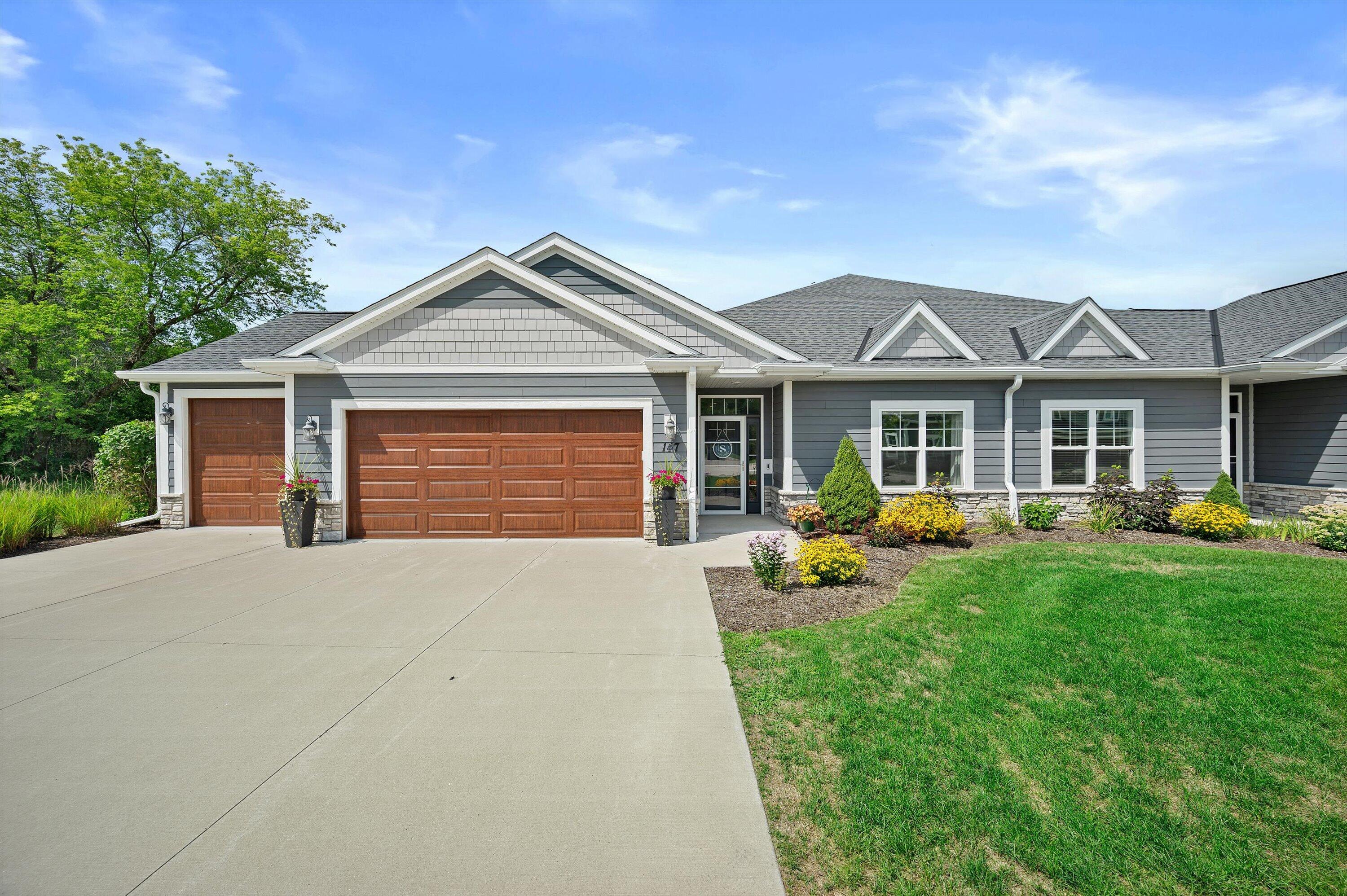 147 Phantom Lake Ct Property Photo 1