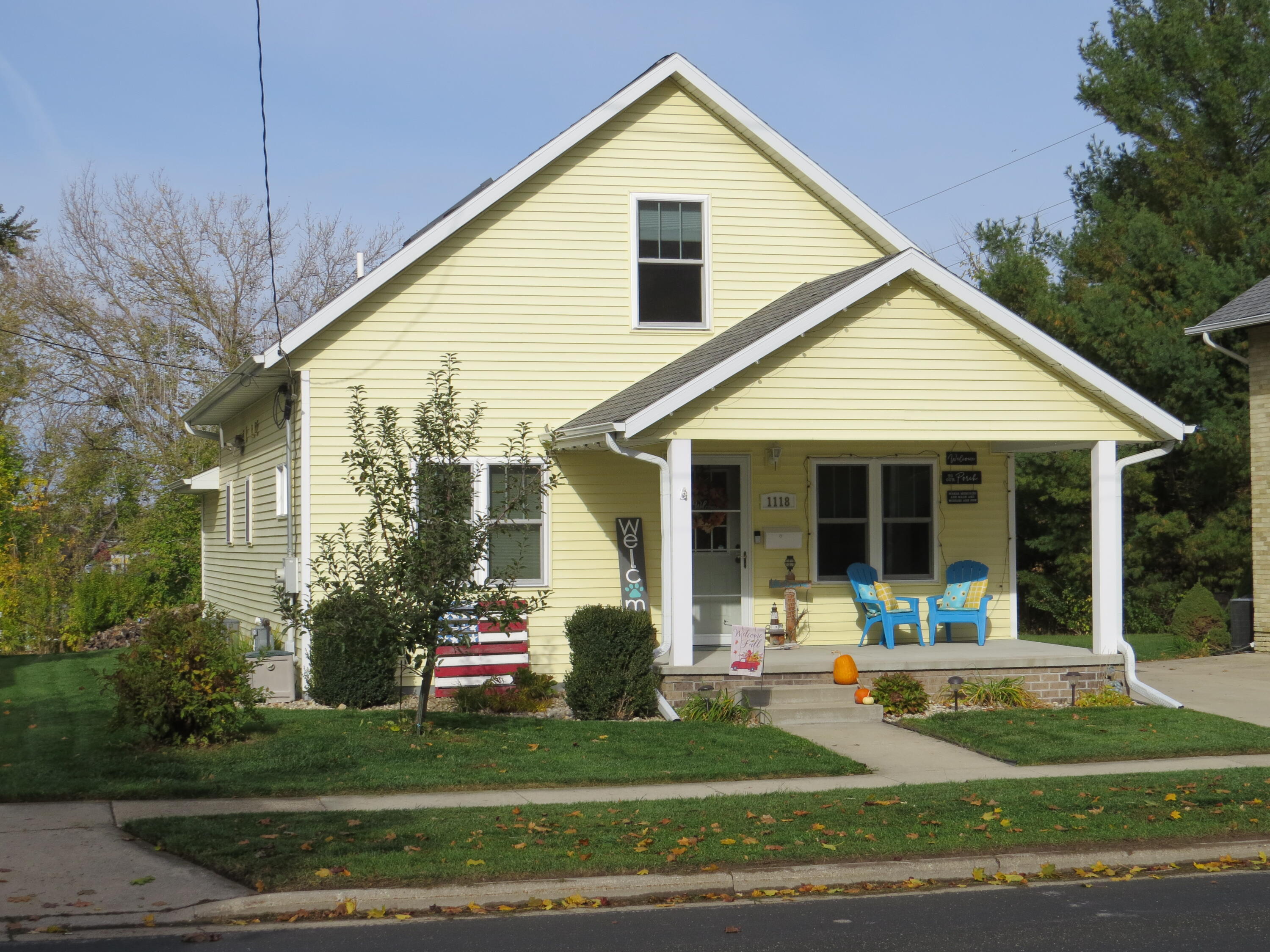1118 River Dr Property Photo 1