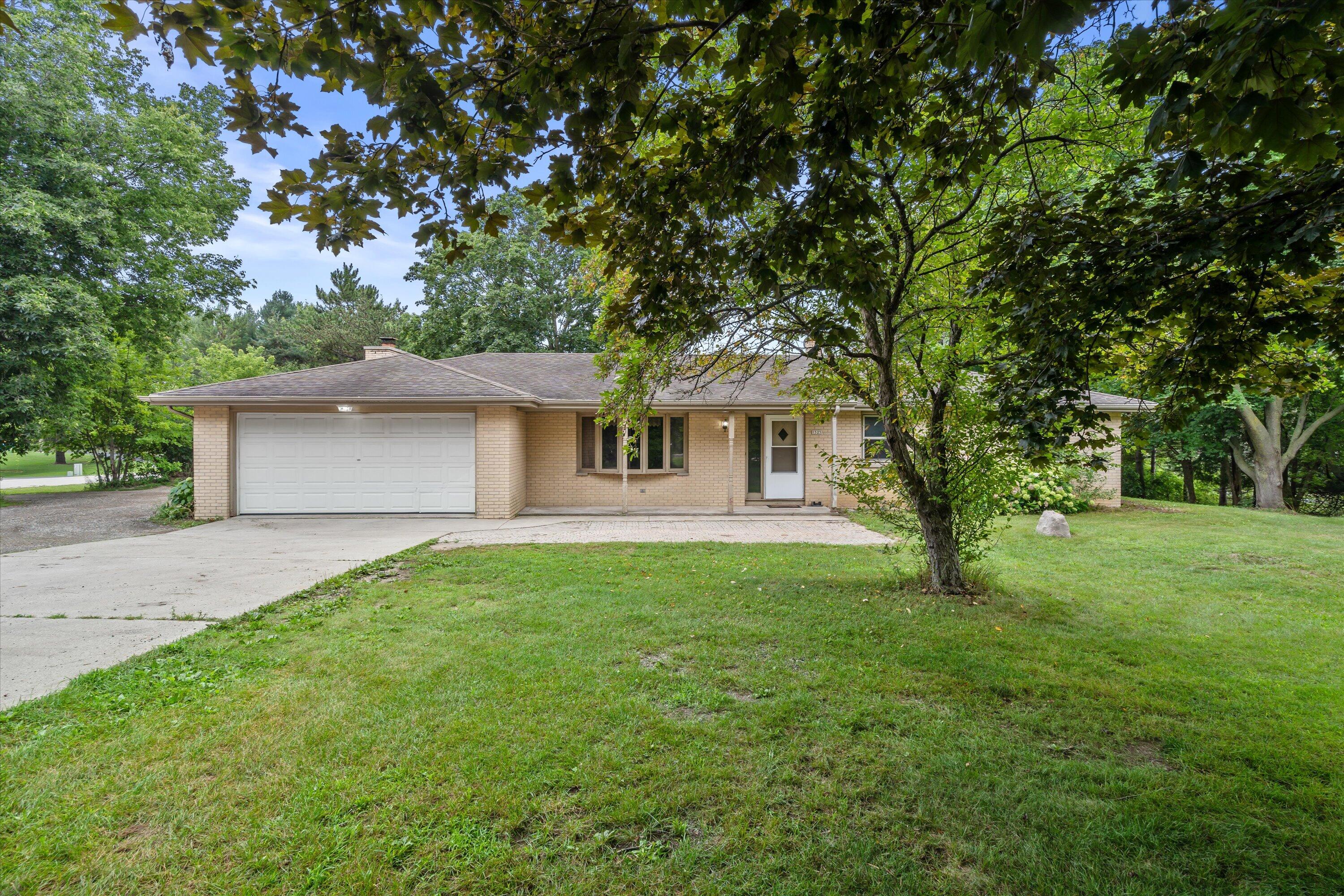 1525 County Highway A - Property Photo 1