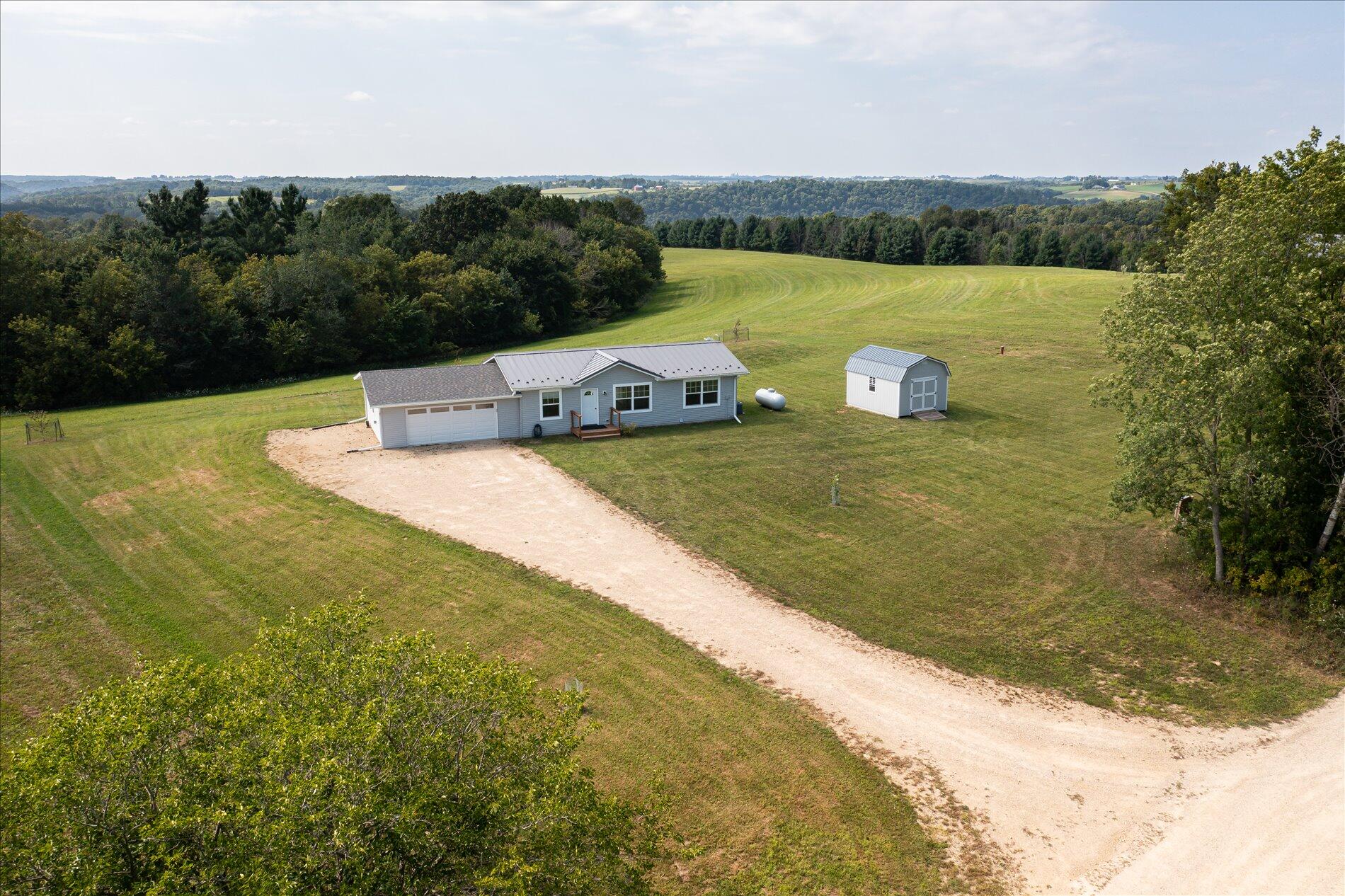S3442 Haugrud Ridge Rd Property Photo 1