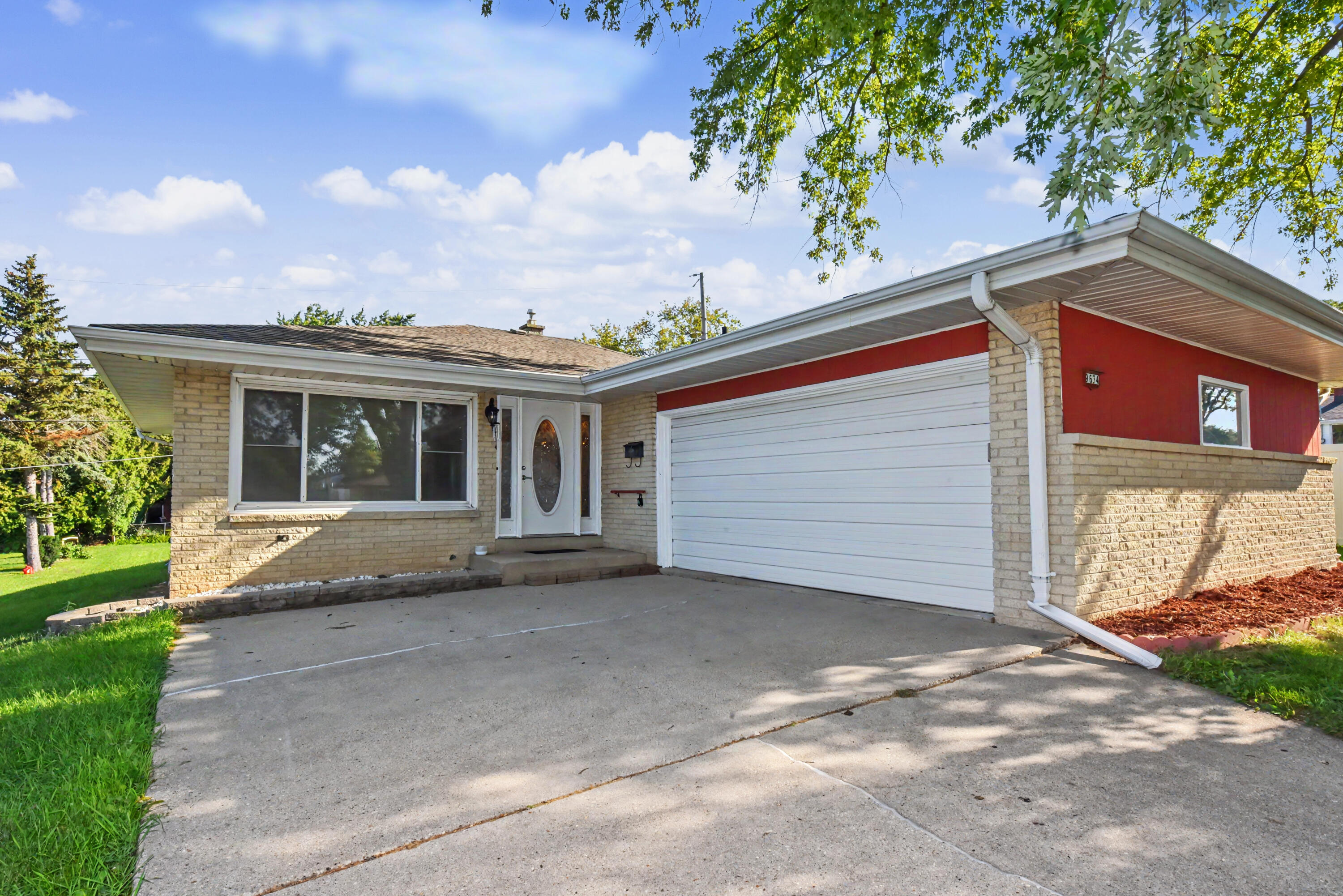 9634 W Rosedale Ave Property Photo 1