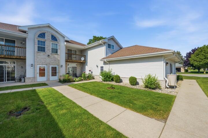 6105 S Creekside Dr Property Photo 1