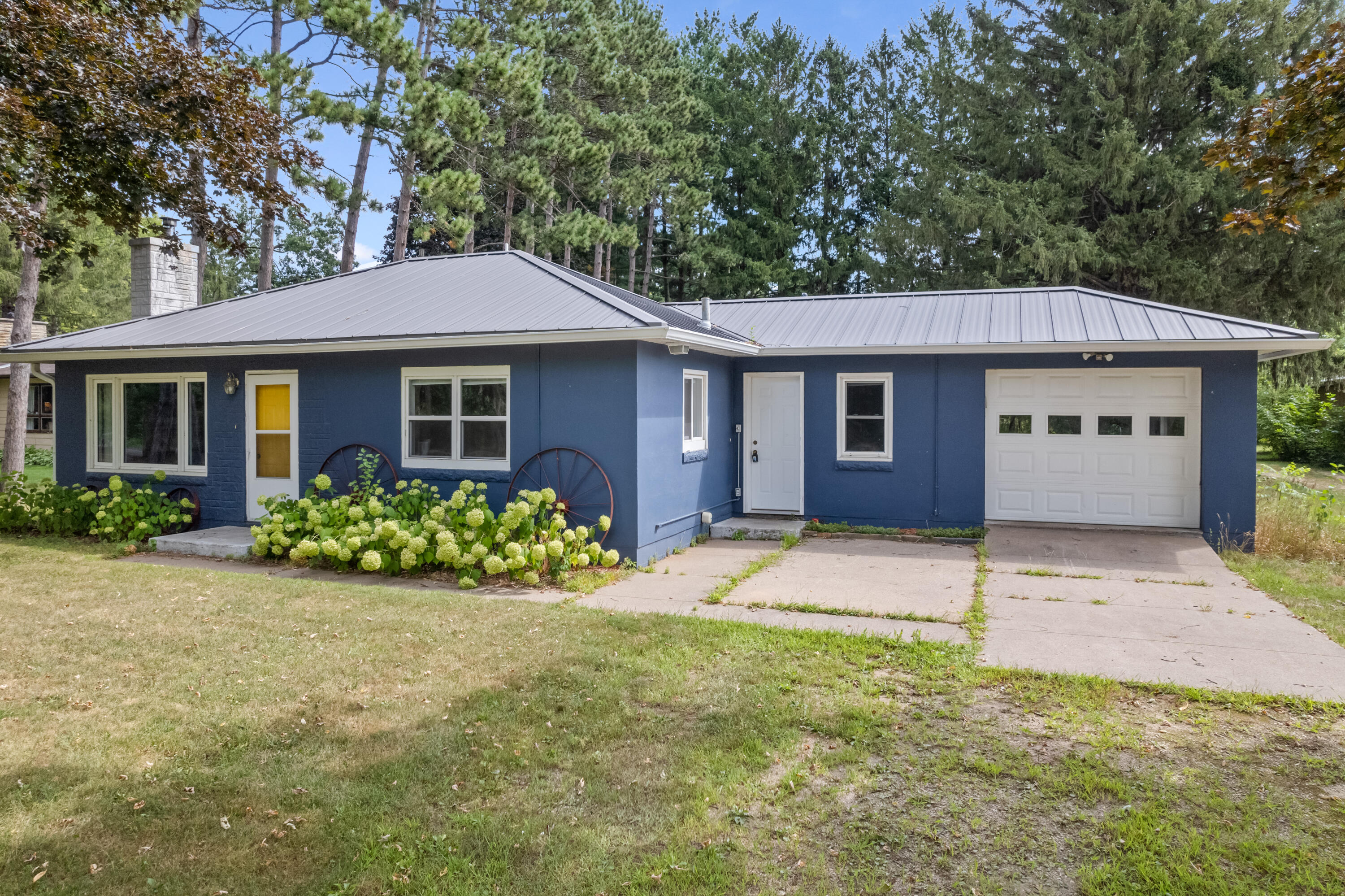 S2406 County Road OO -