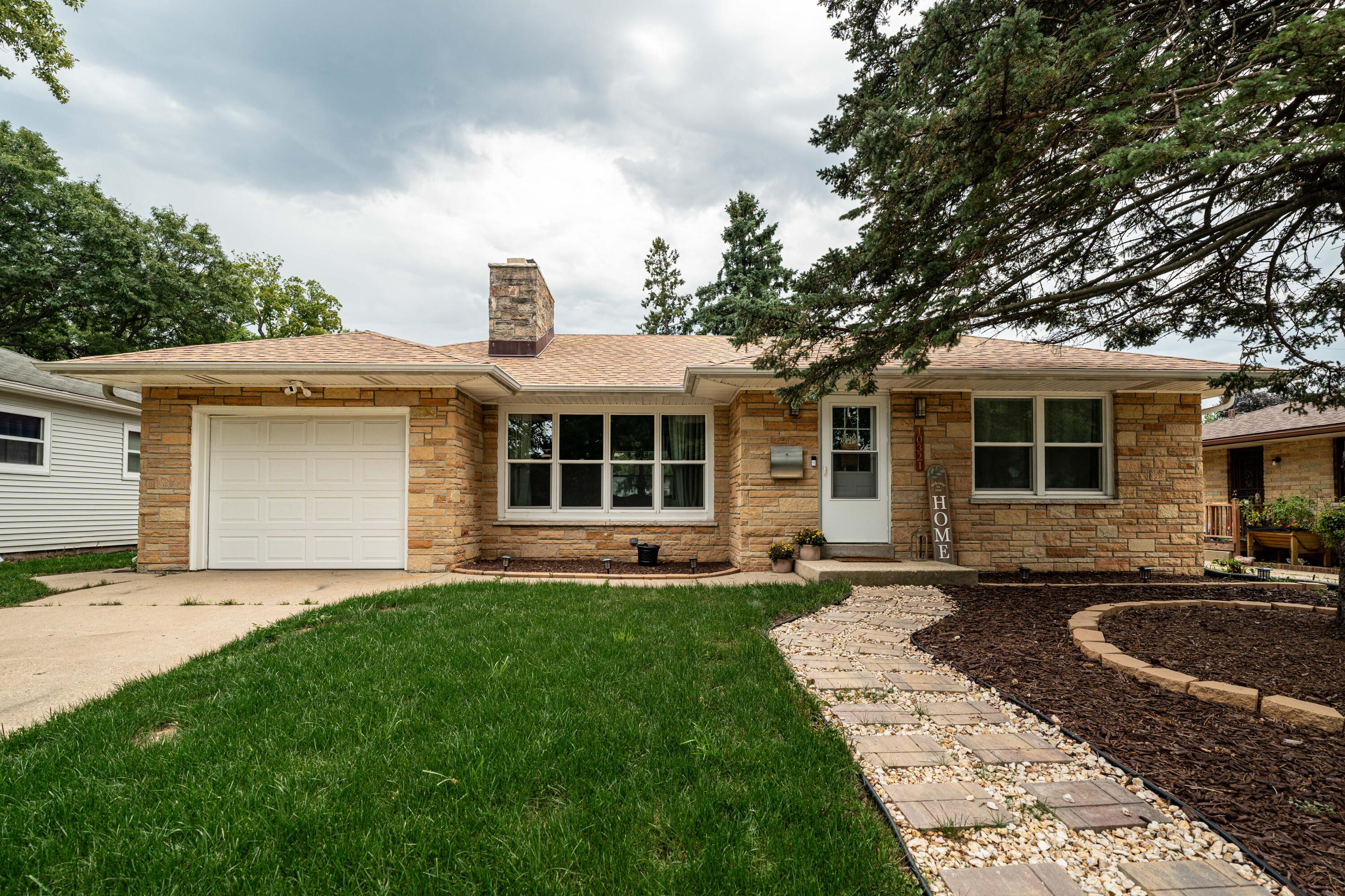 10321 W Manitoba St Property Photo 1