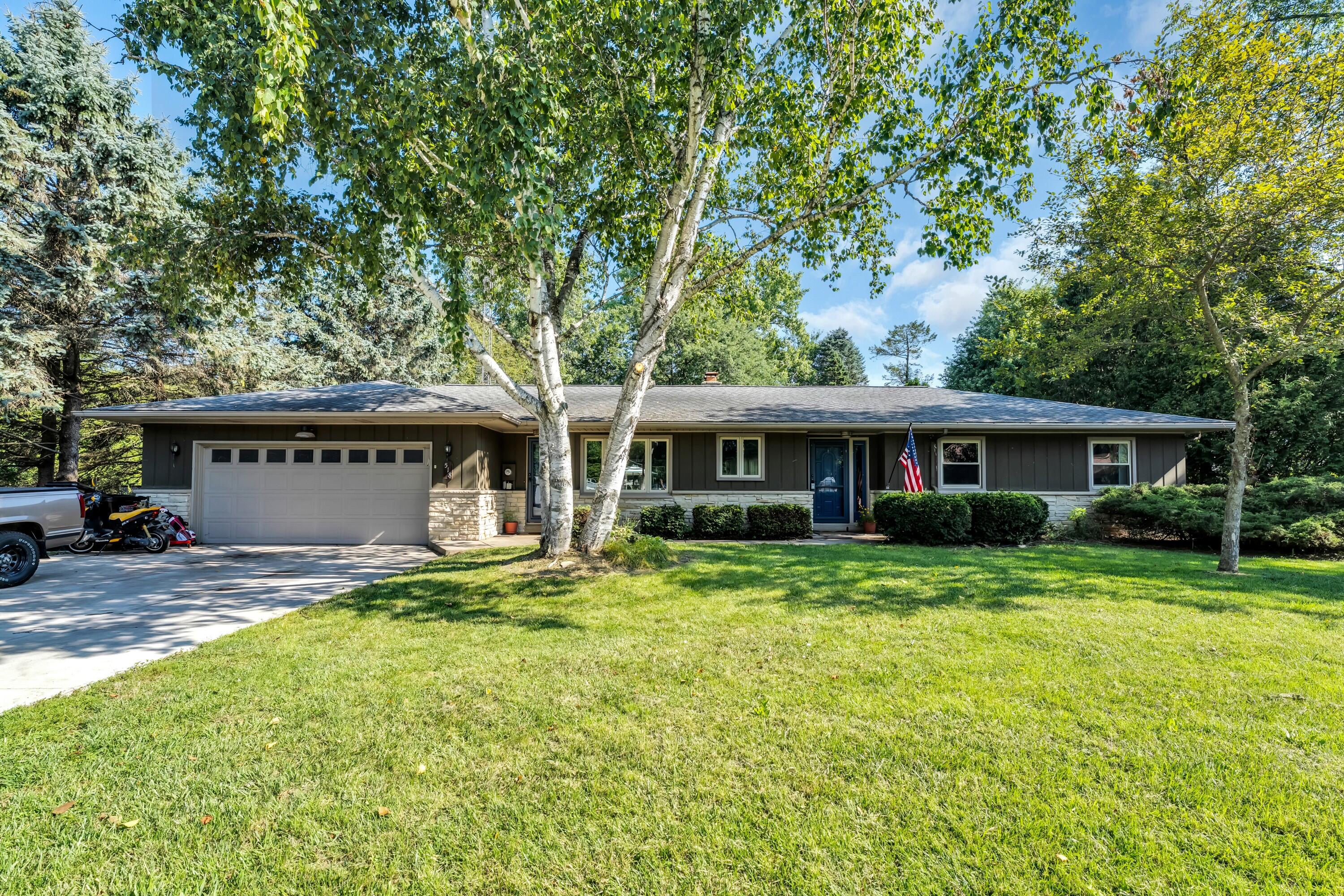 518 9th Pl Property Photo 1