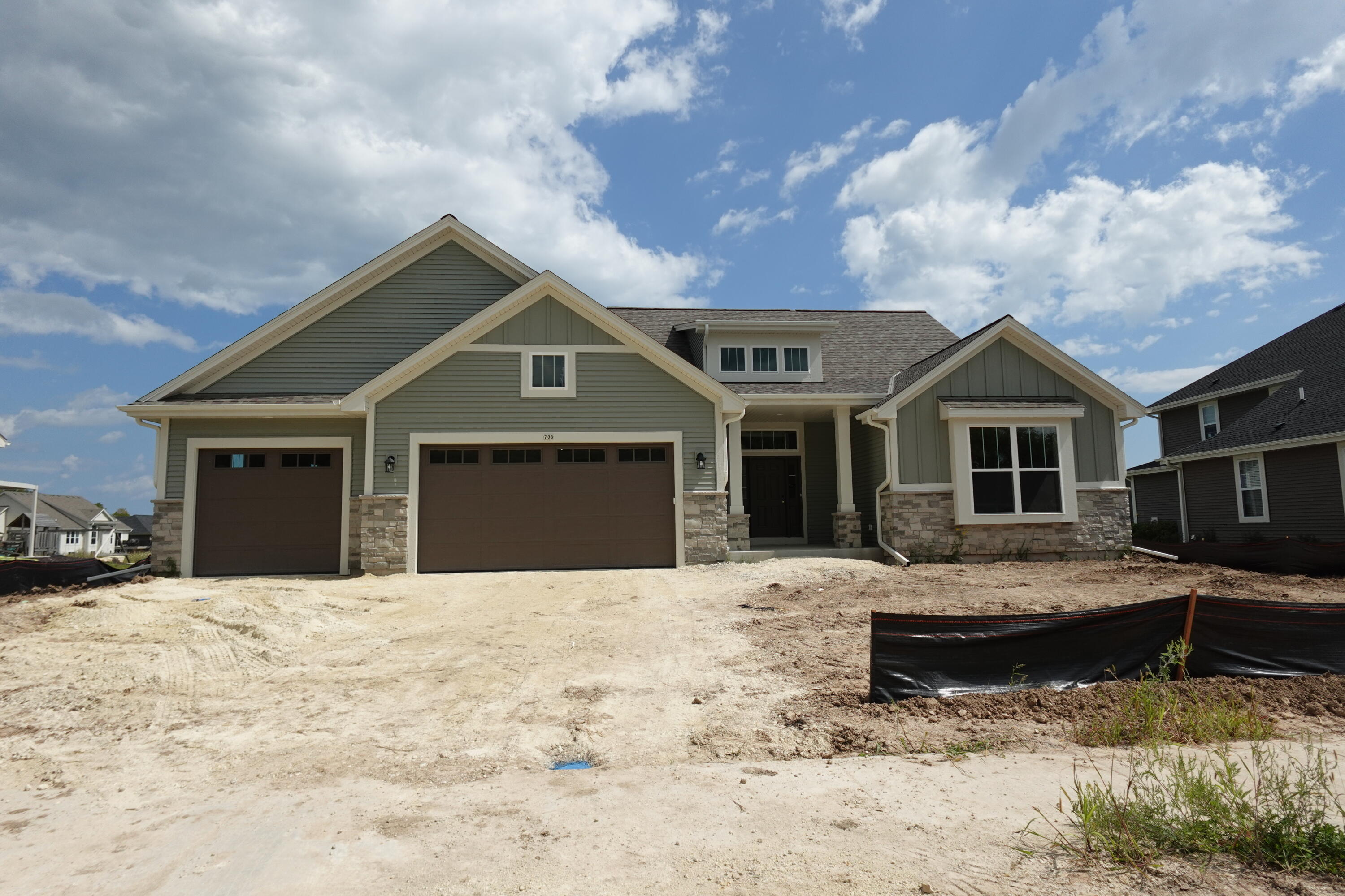 708 N Sparrow Way Property Photo 1