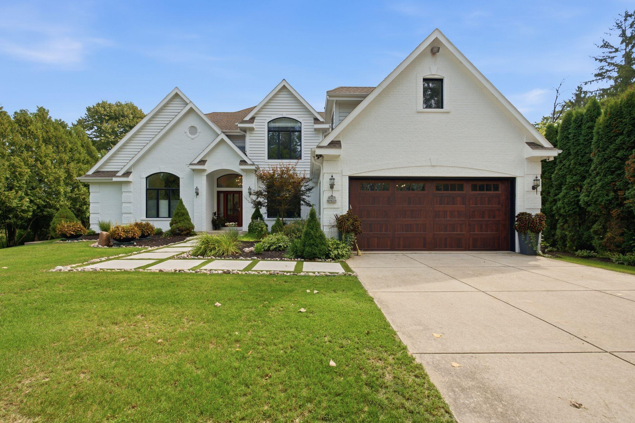 W321n7631 Silver Spring Dr Property Photo 1