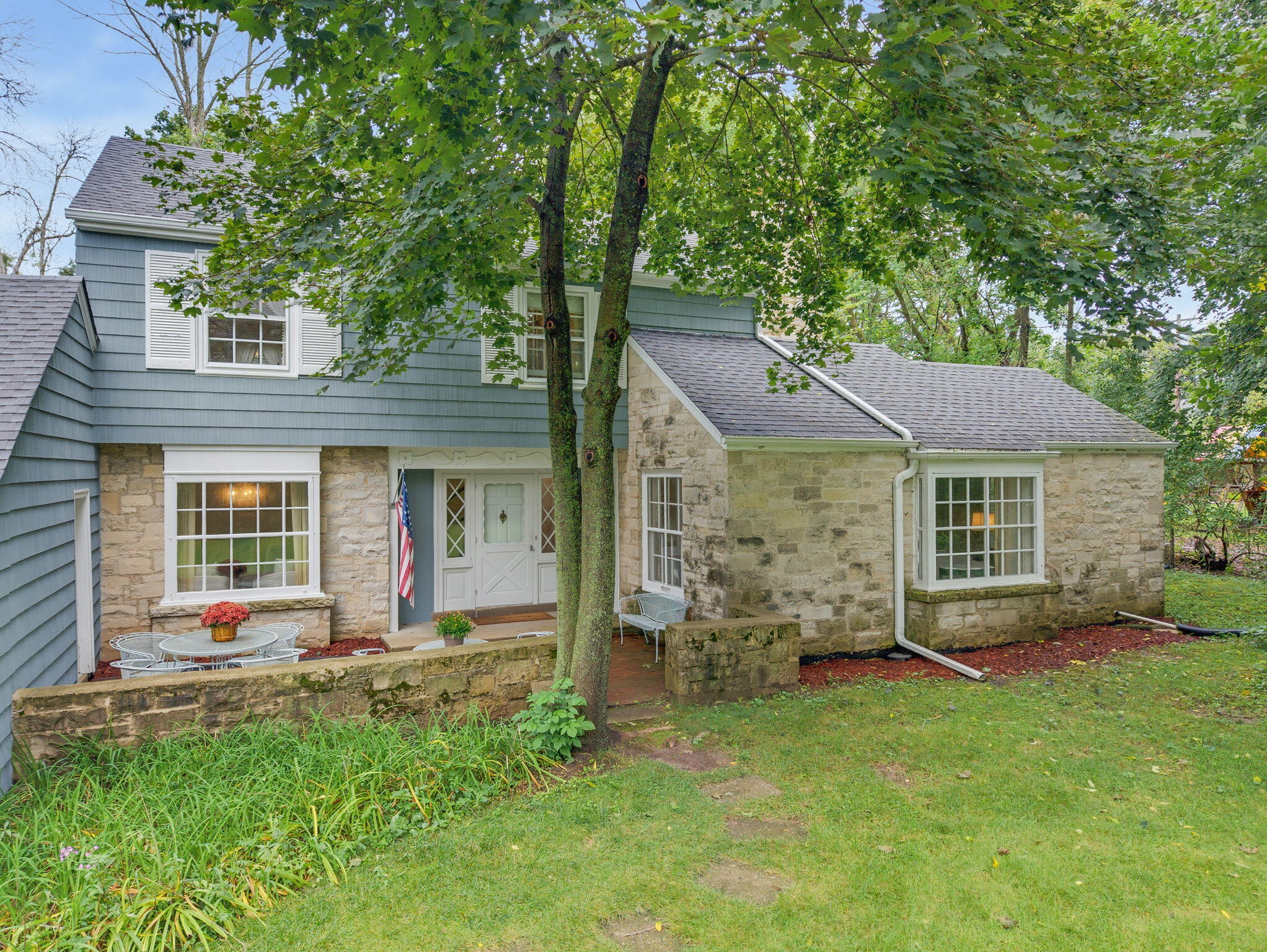 805 E Hyde Way Property Photo 1