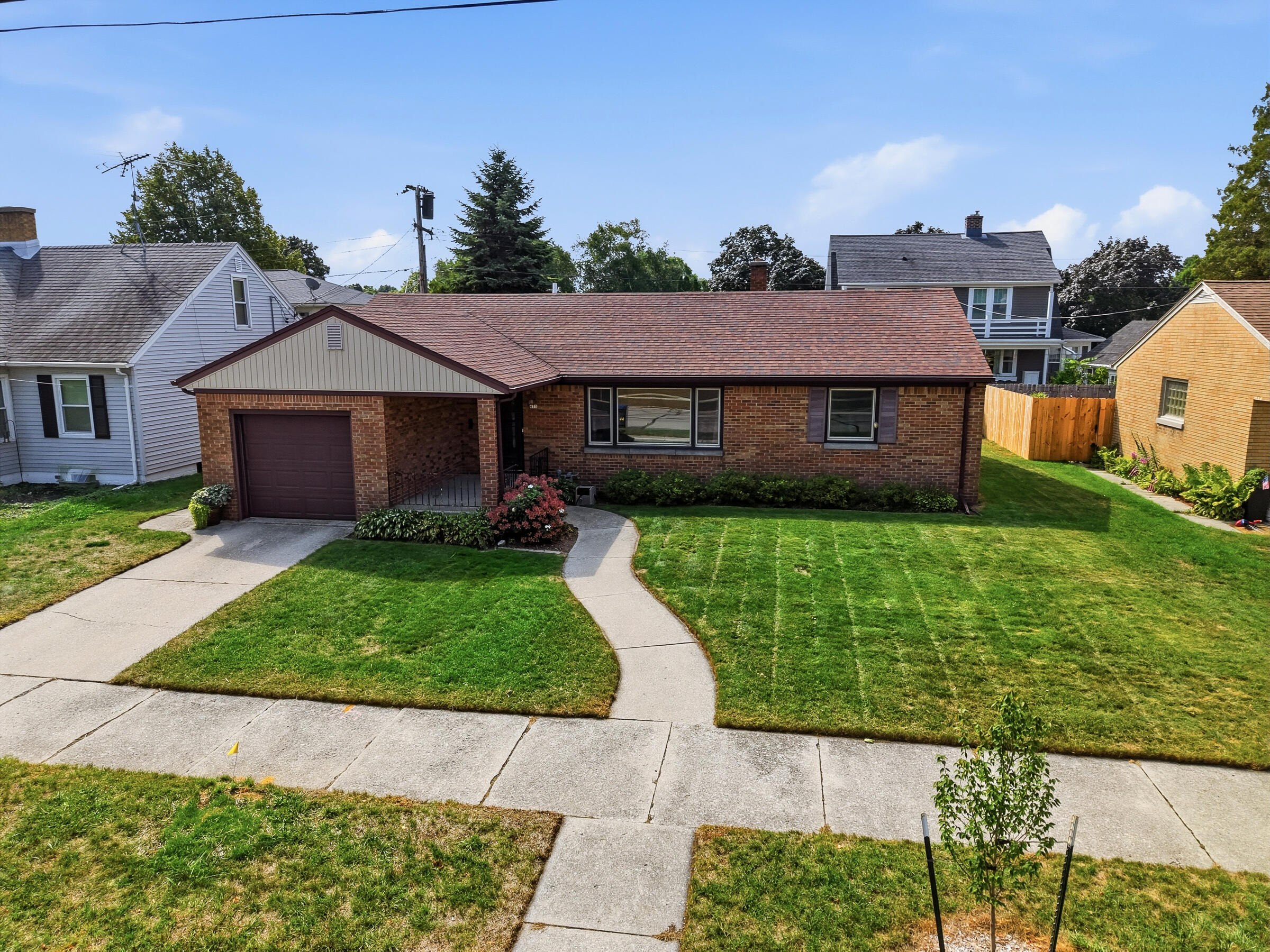 415 Geele Ave Property Photo 1