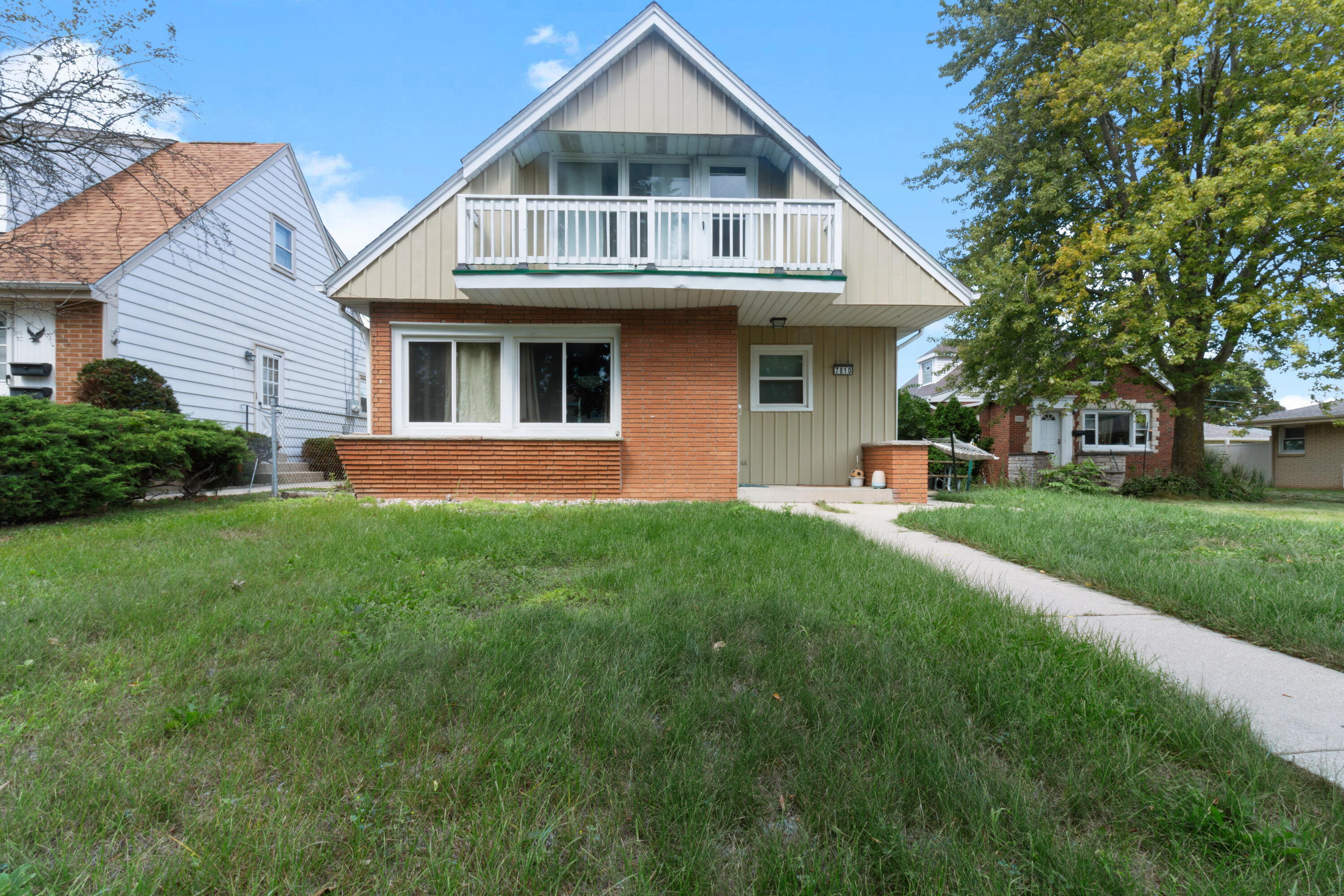 7810 W Howard Ave Property Photo 1
