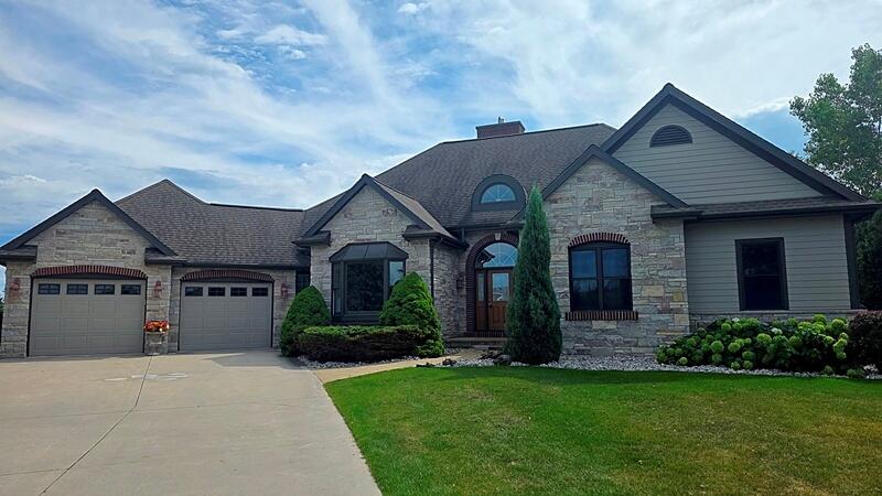 833 Clover Ct Property Photo 1