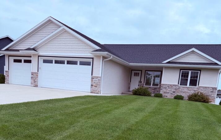 3126 Sandy Ridge Dr Dr Property Photo 1