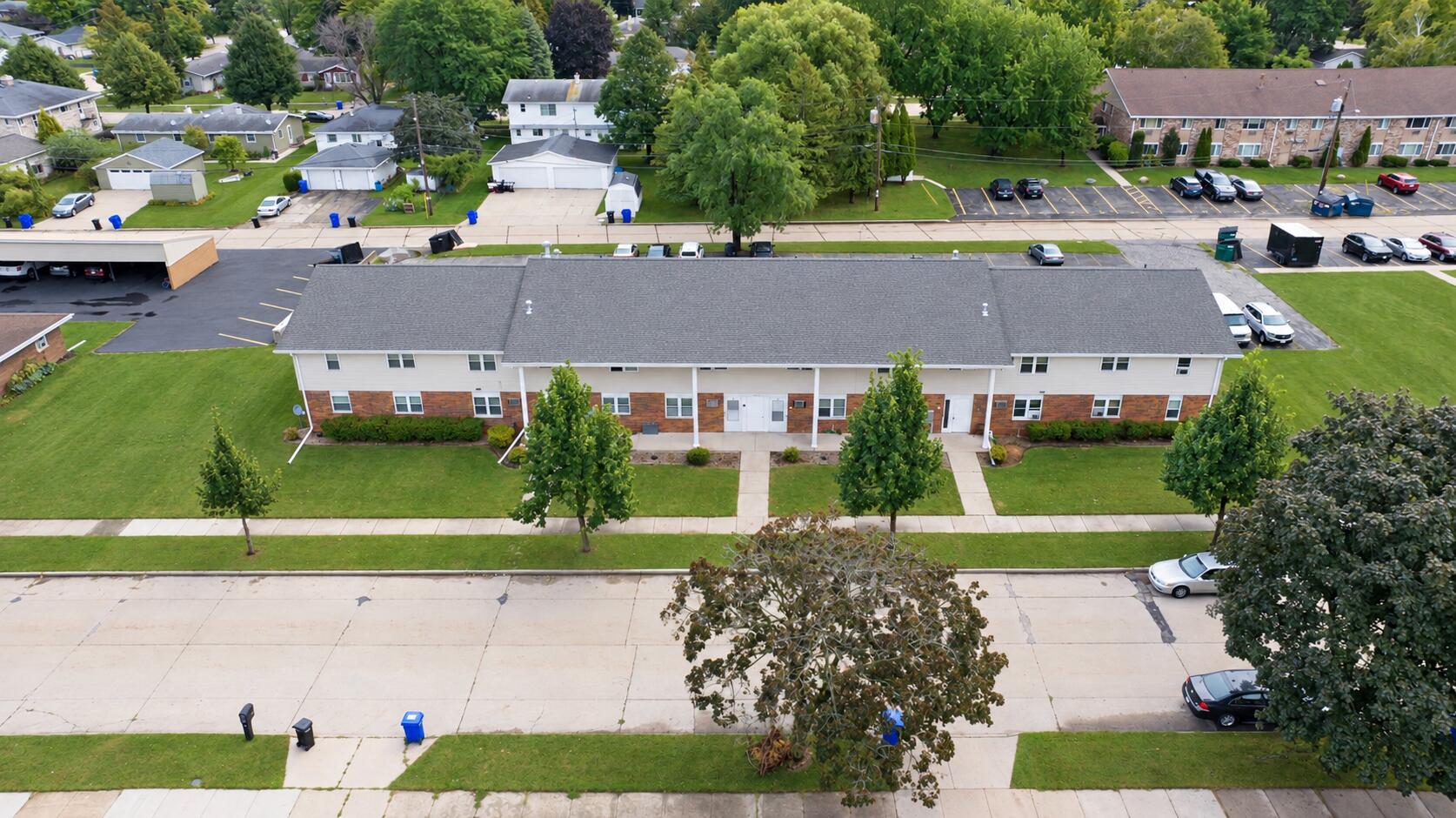2330 S Walden Ave Property Photo 1
