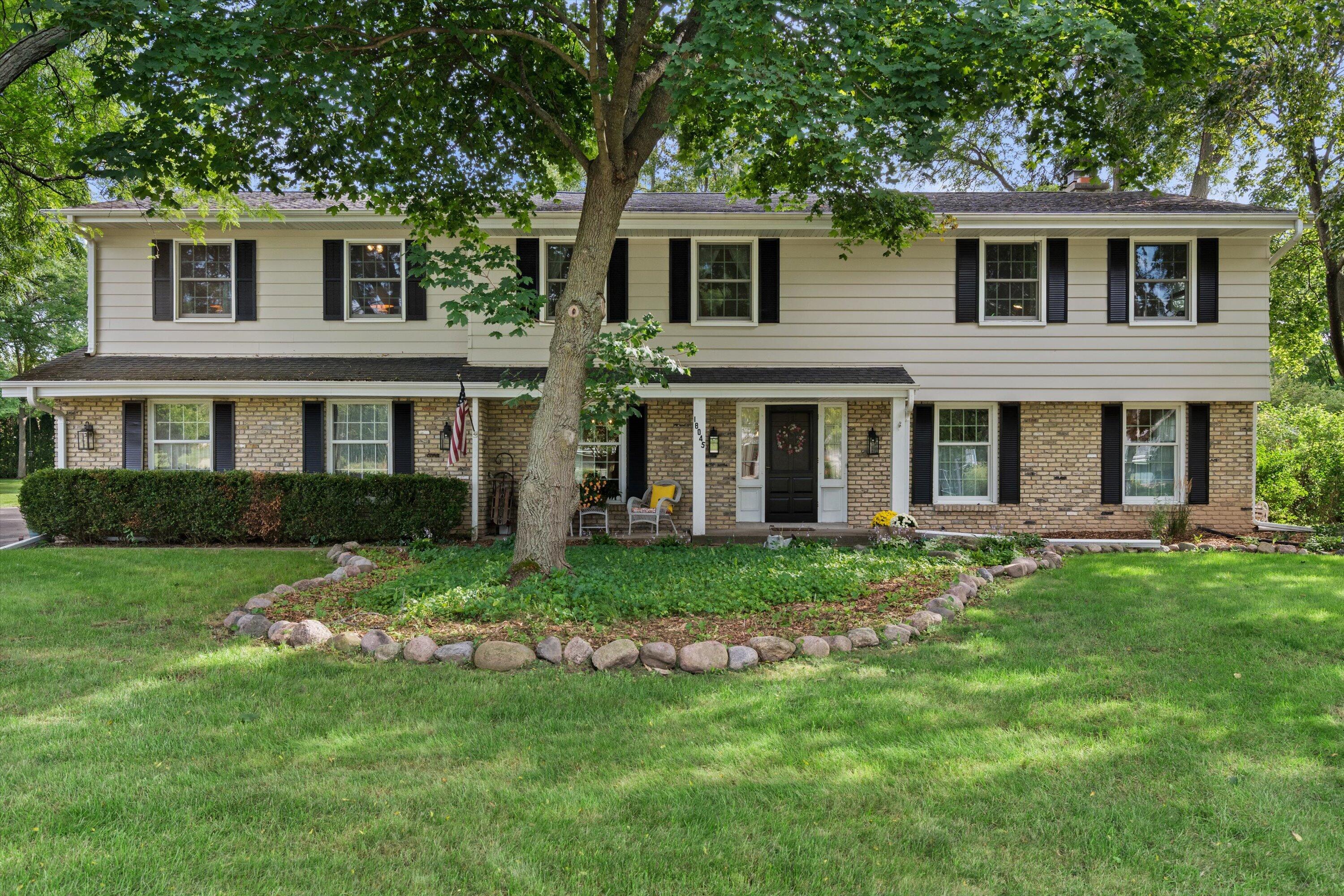 18045 Lamplighter Ln Property Photo 1
