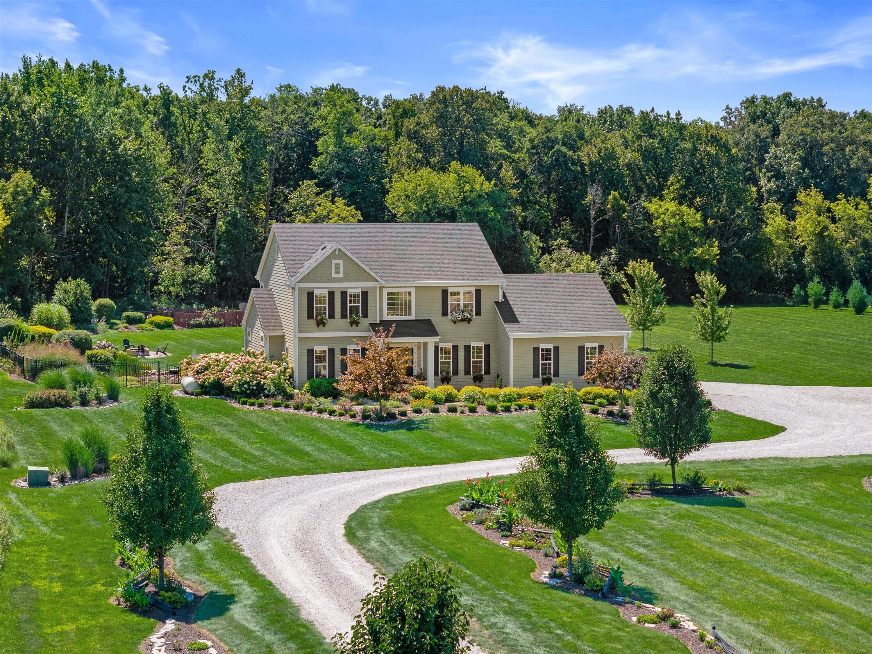200 Nashotah Rd Property Photo 1