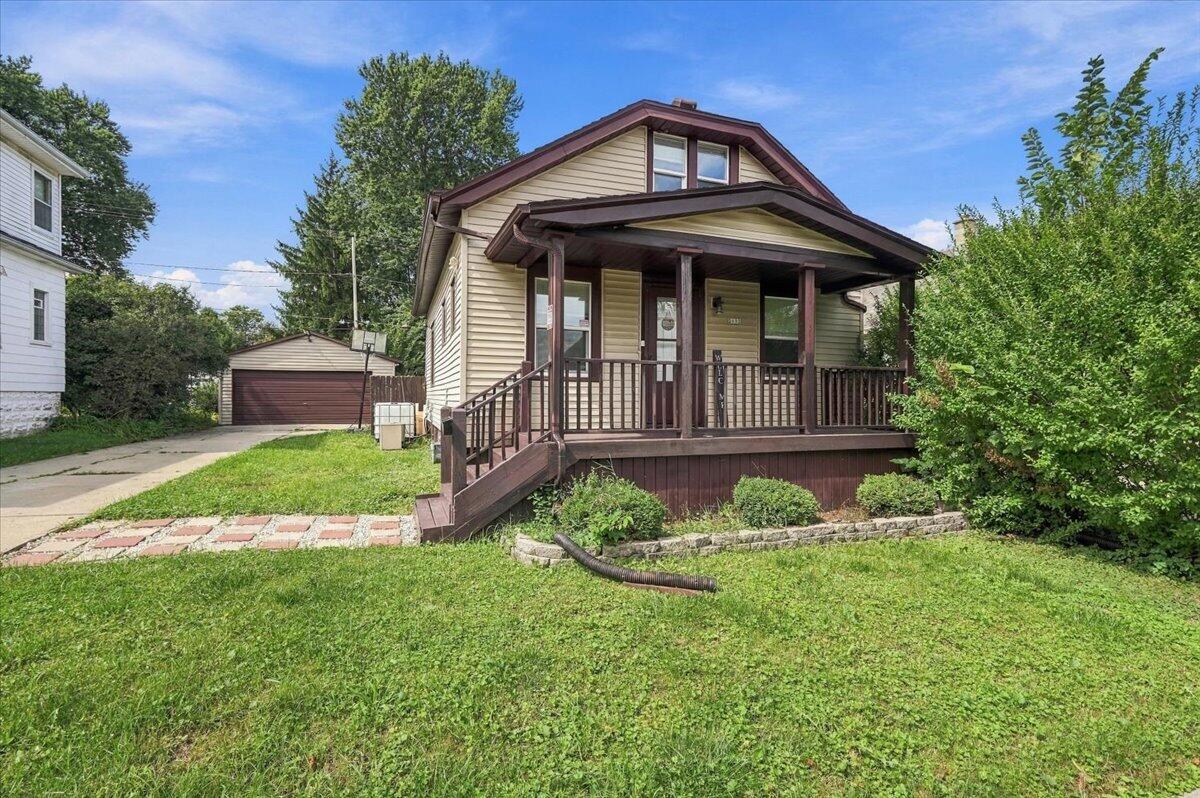 2133 S 89th St Property Photo 1